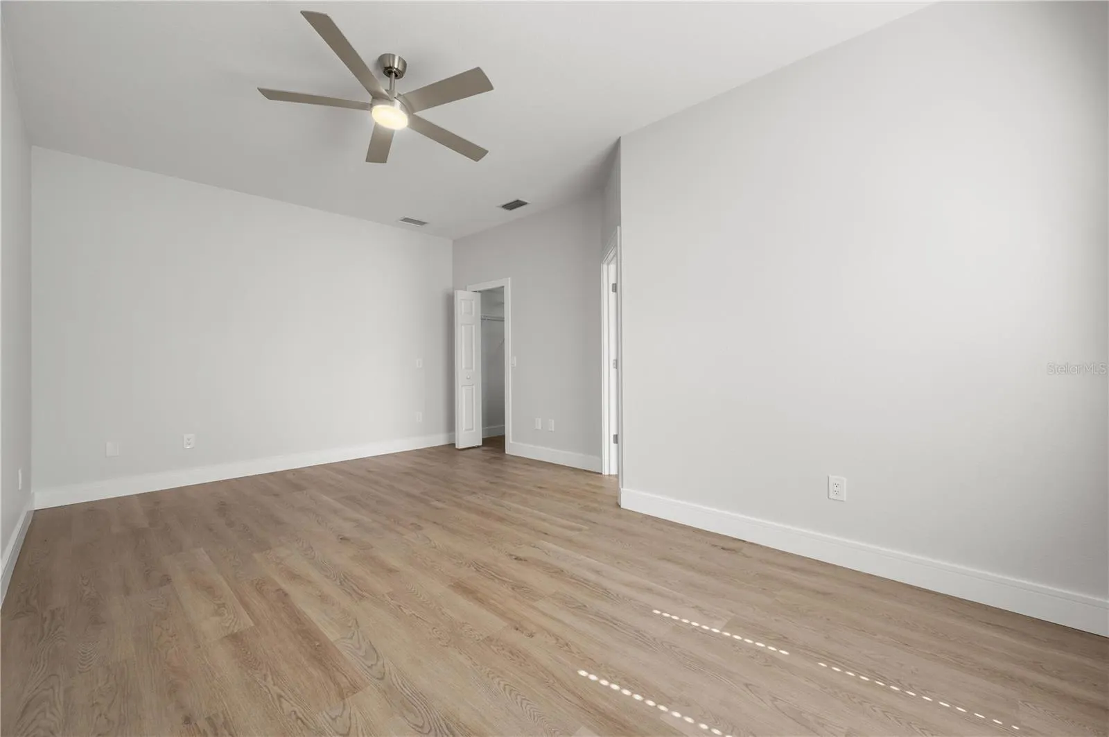 2707 SALLY LN