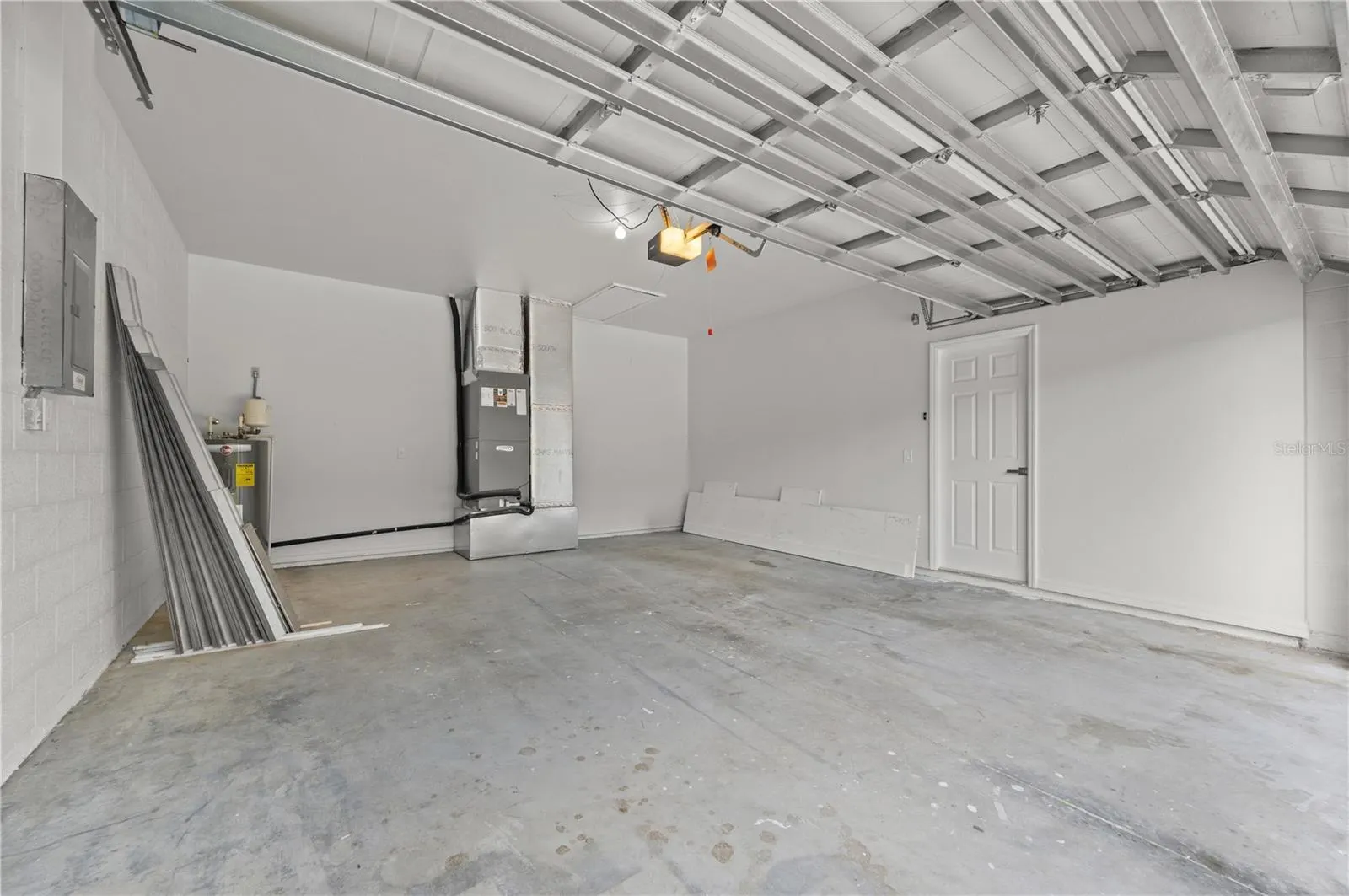2707 SALLY LN