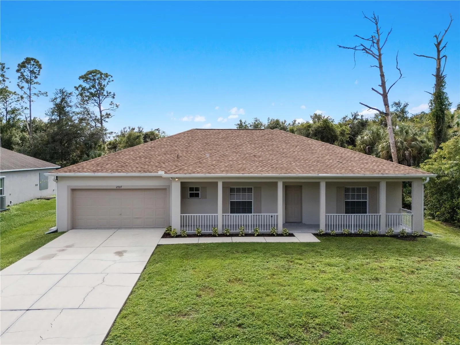 2707 SALLY LN