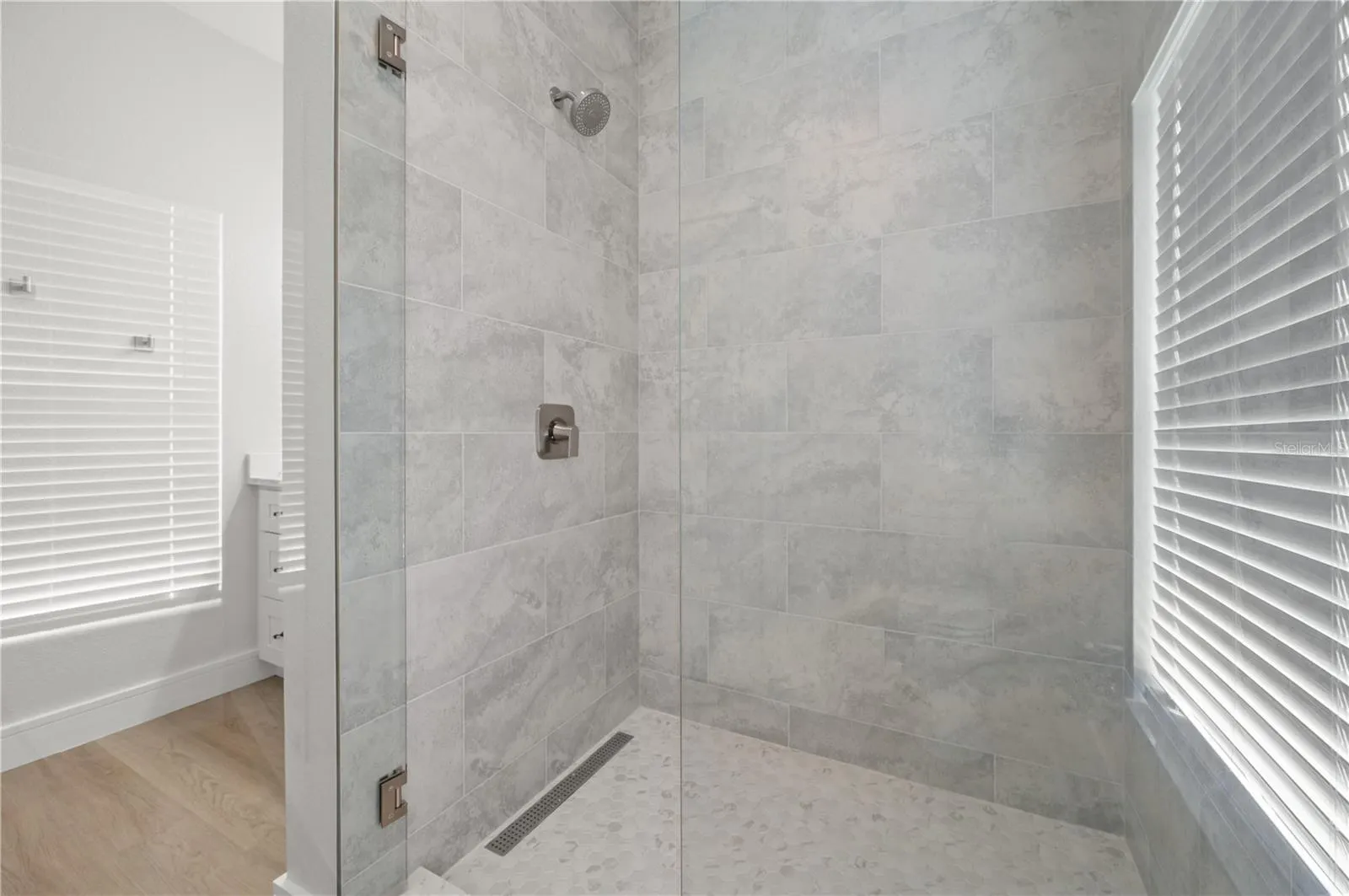 2707 SALLY LN