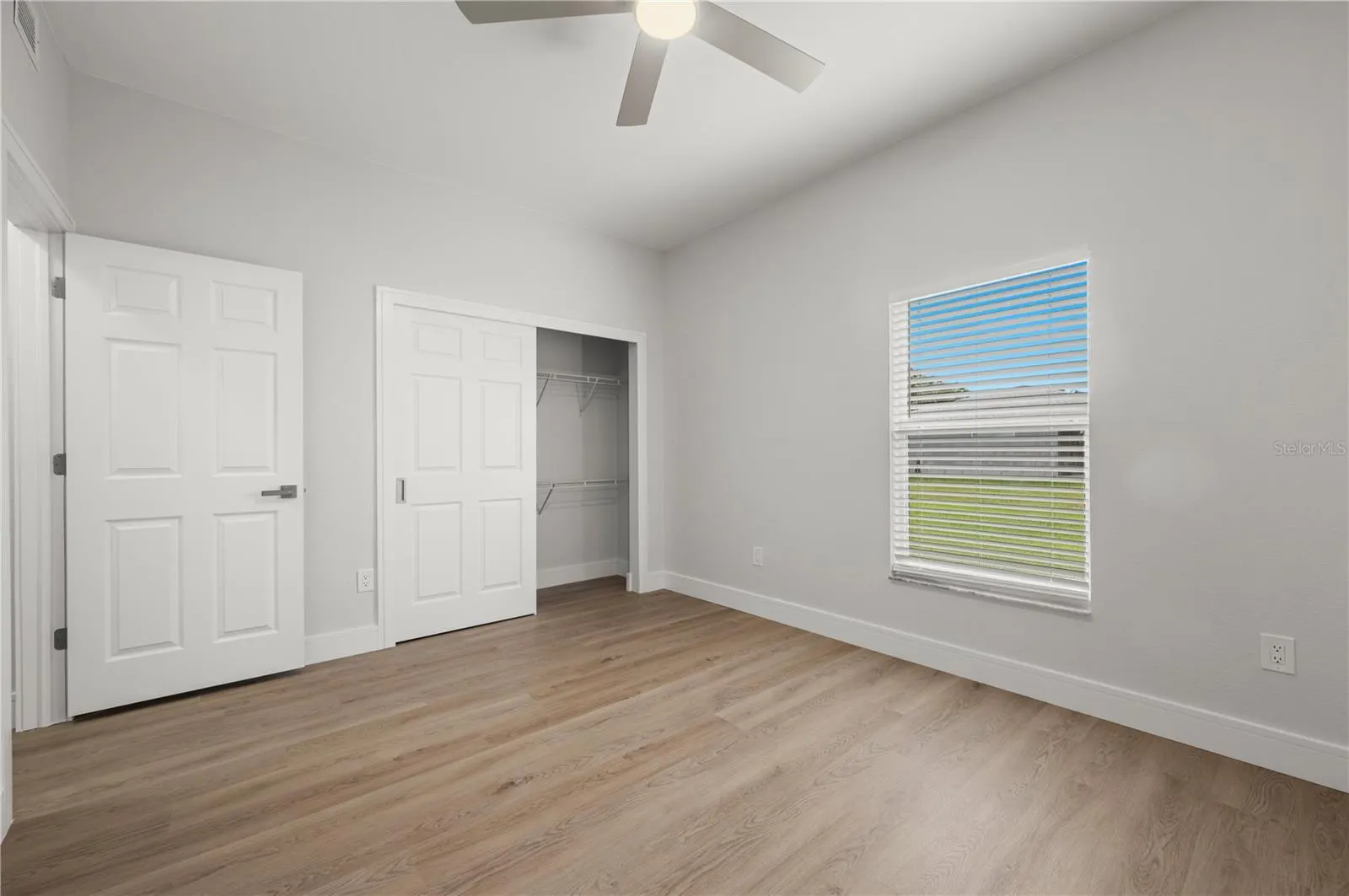 2707 SALLY LN