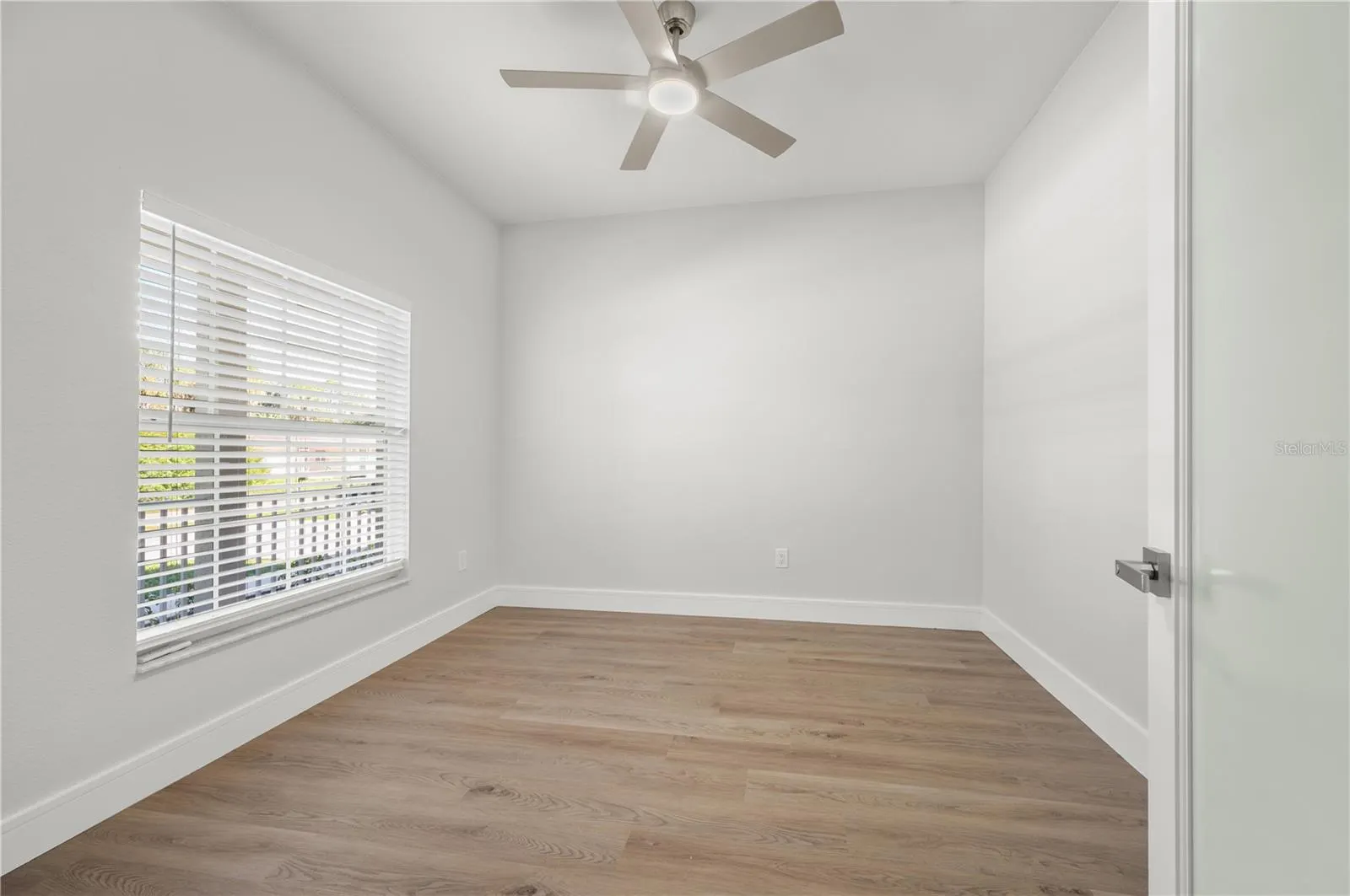 2707 SALLY LN