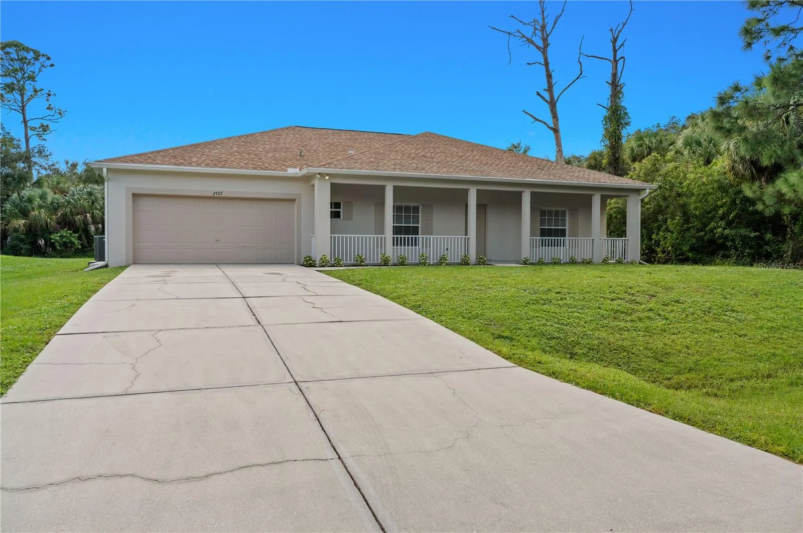 2707 SALLY LN