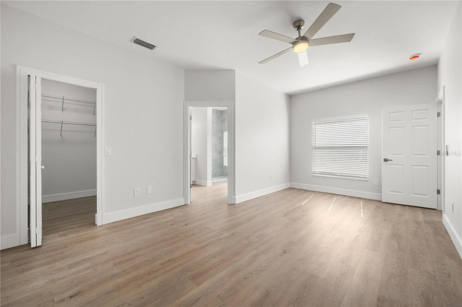 2707 SALLY LN