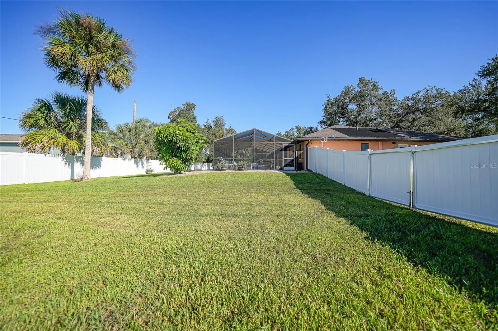 880 PHYLLIS ST