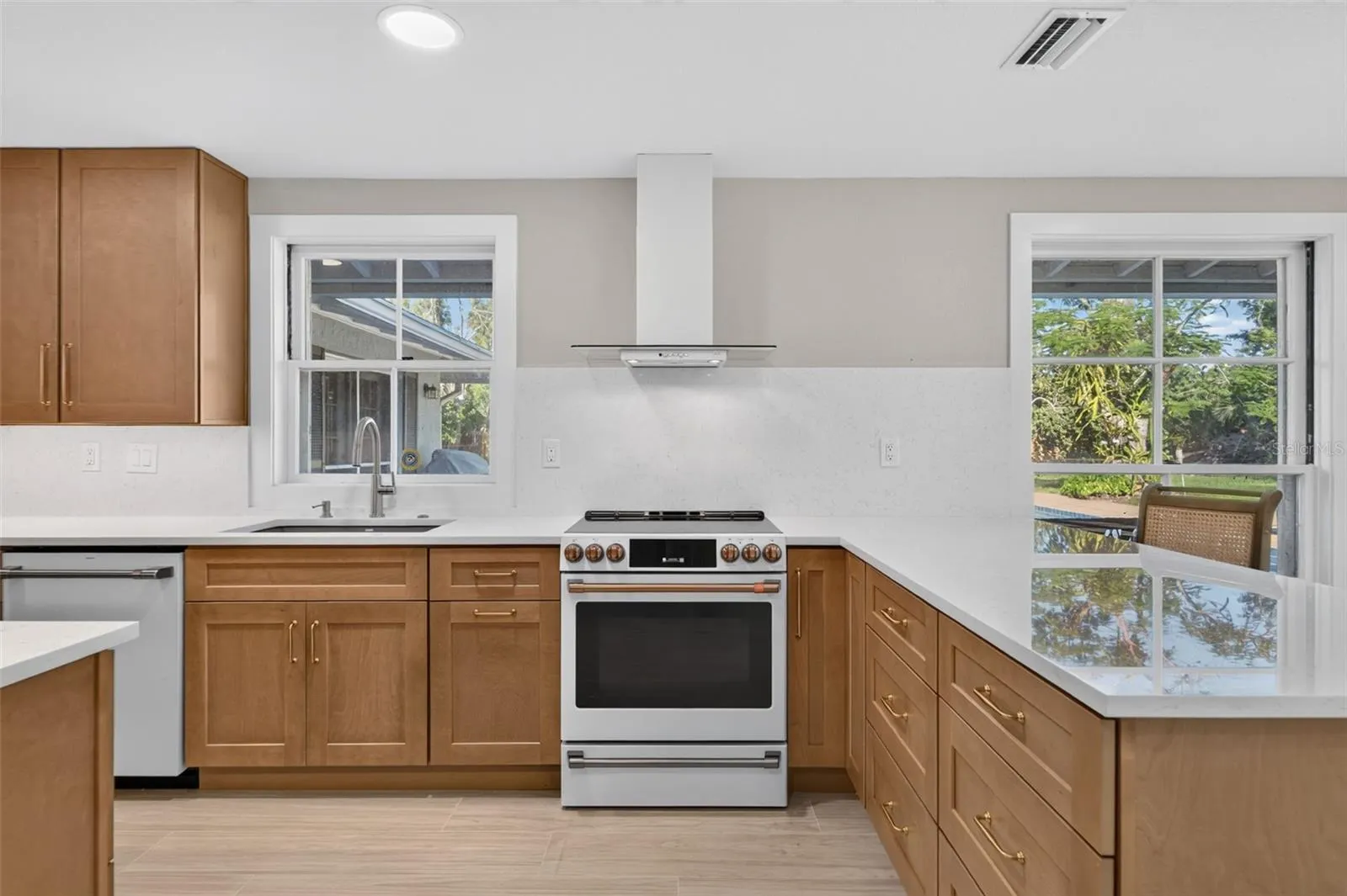 290 SPANIARDS RD