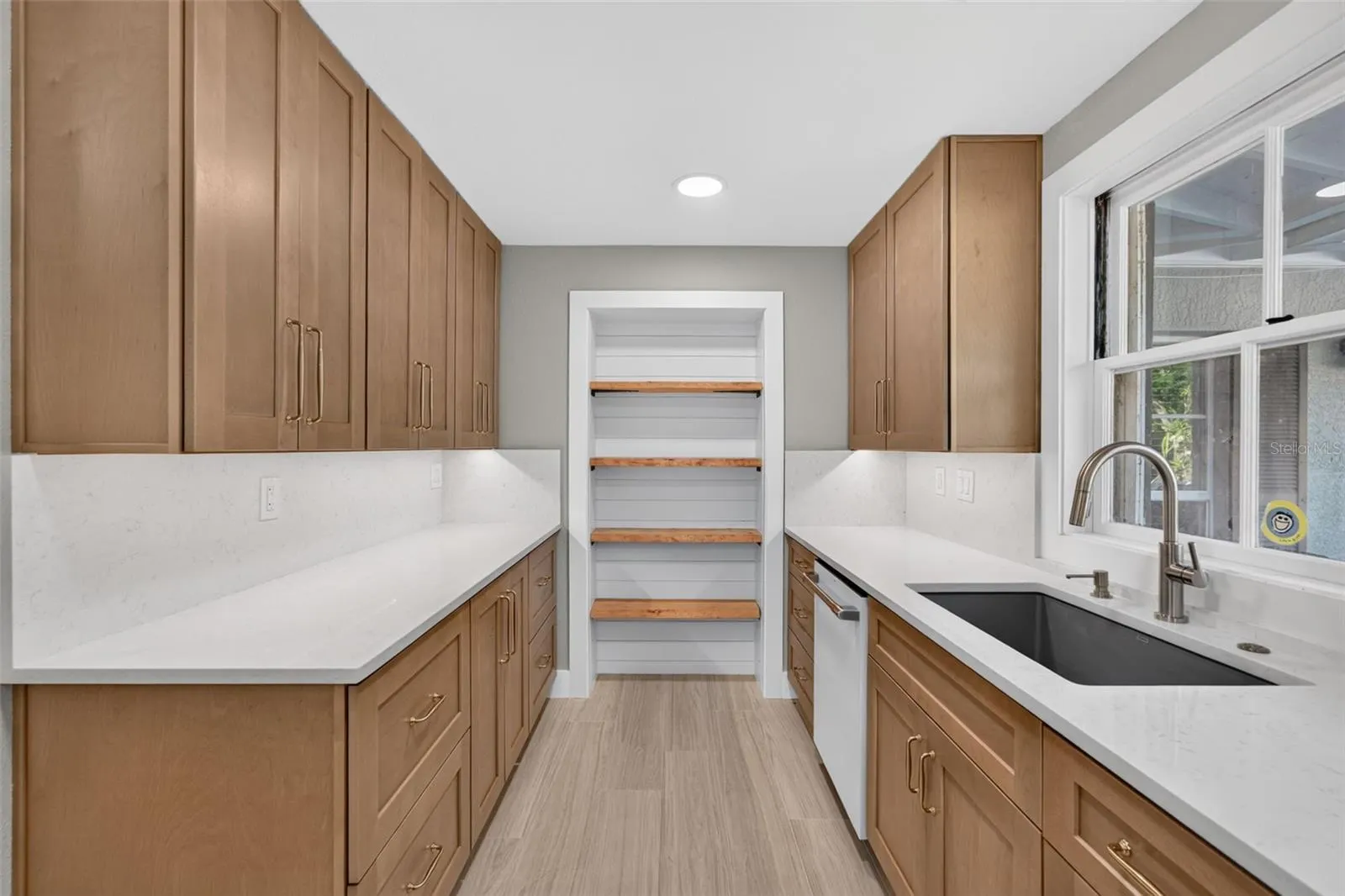 290 SPANIARDS RD