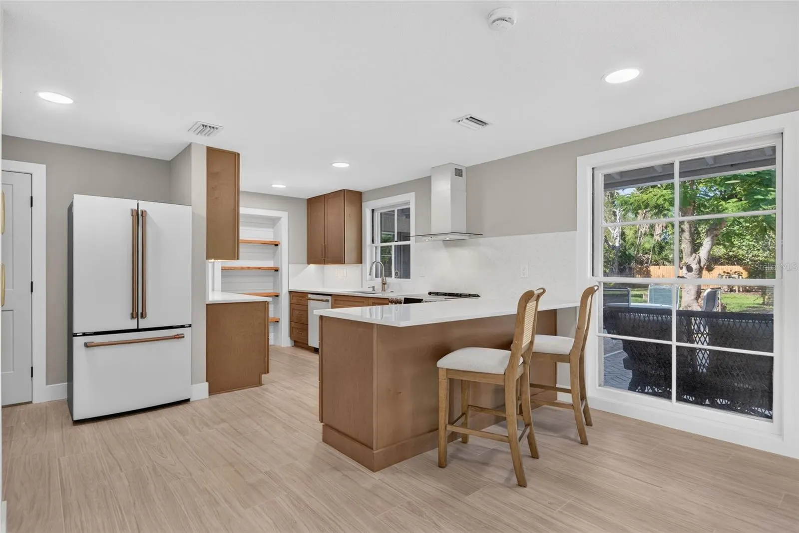 290 SPANIARDS RD