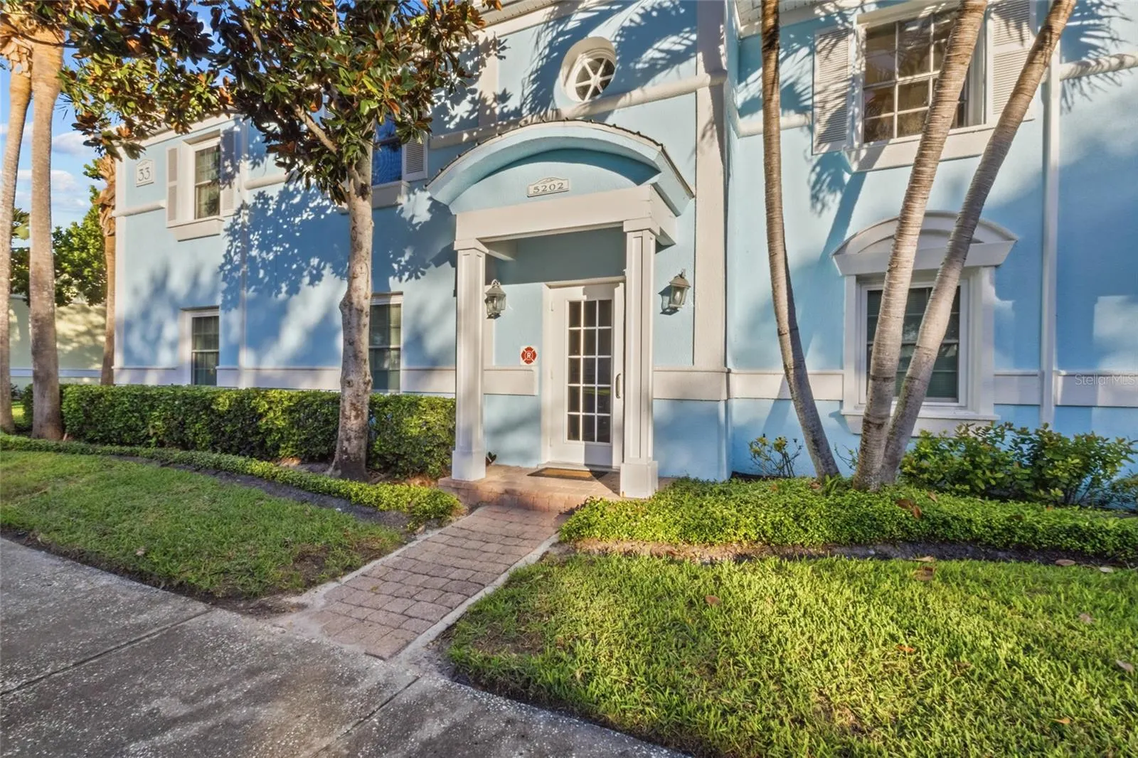 5202 BEACH DR SE #D #D