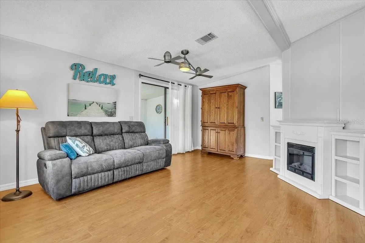 47 N STARBOARD DR
