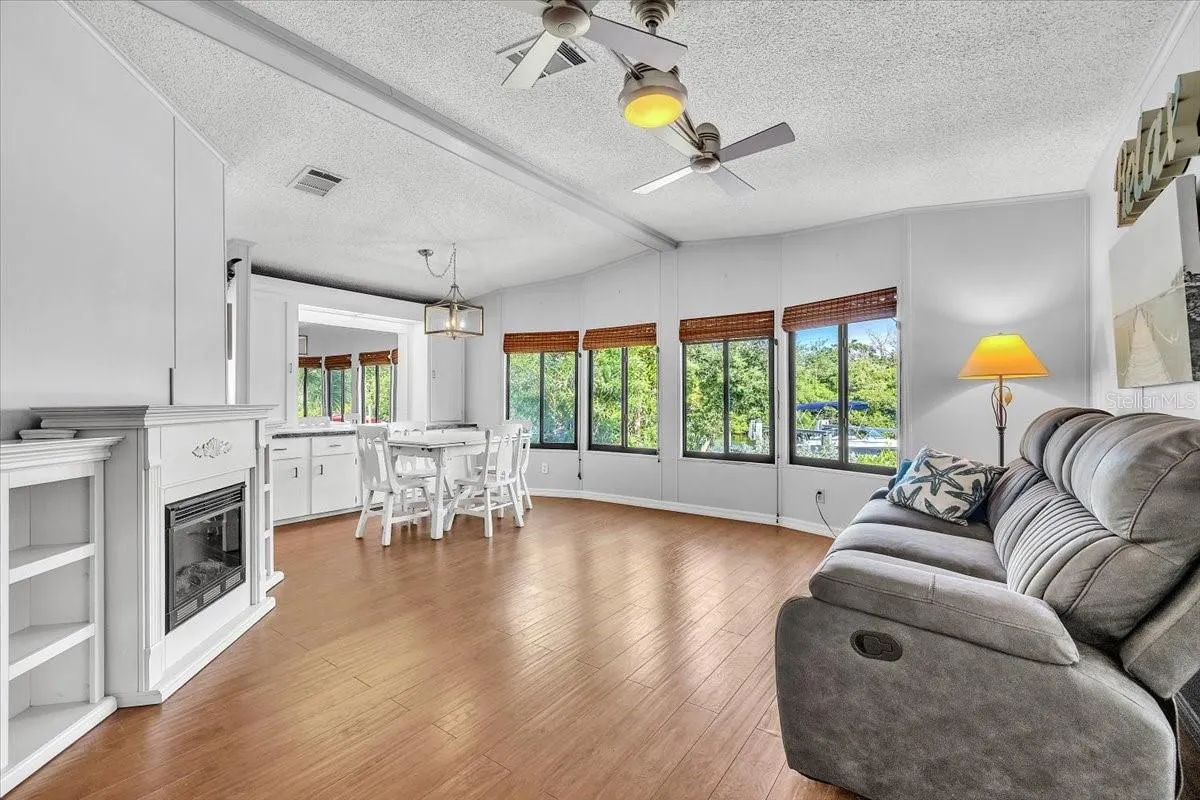 47 N STARBOARD DR