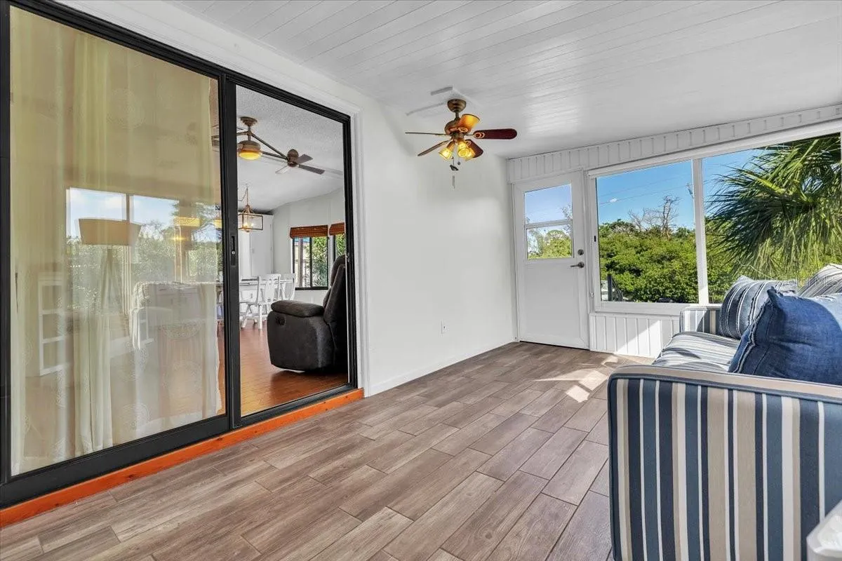 47 N STARBOARD DR