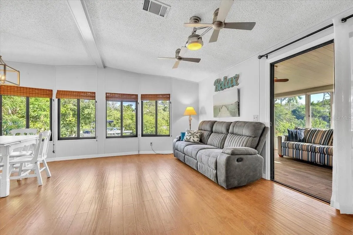 47 N STARBOARD DR