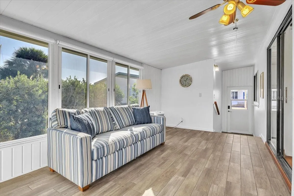 47 N STARBOARD DR
