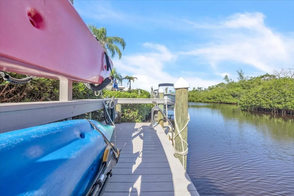 47 N STARBOARD DR