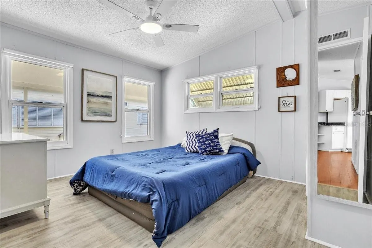 47 N STARBOARD DR