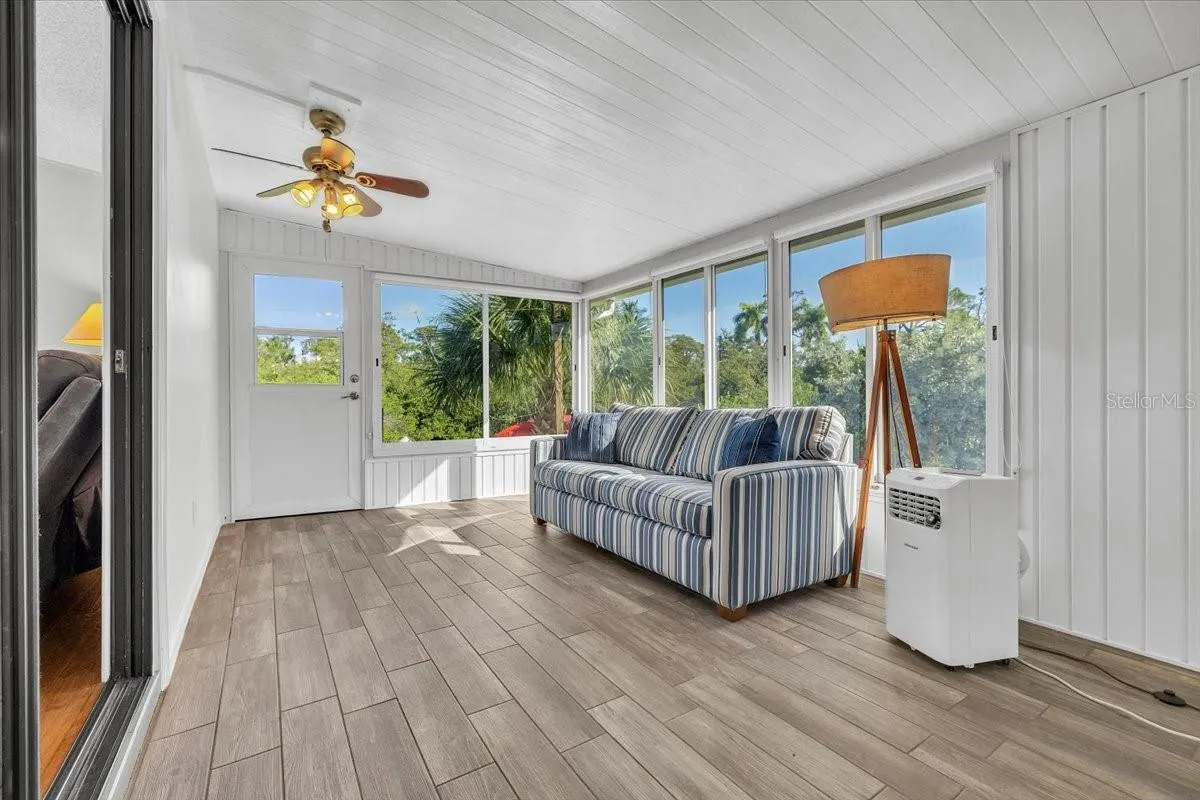 47 N STARBOARD DR