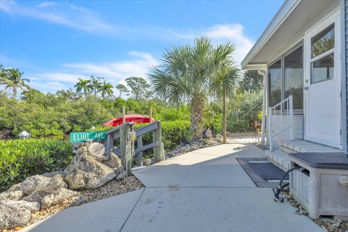 47 N STARBOARD DR