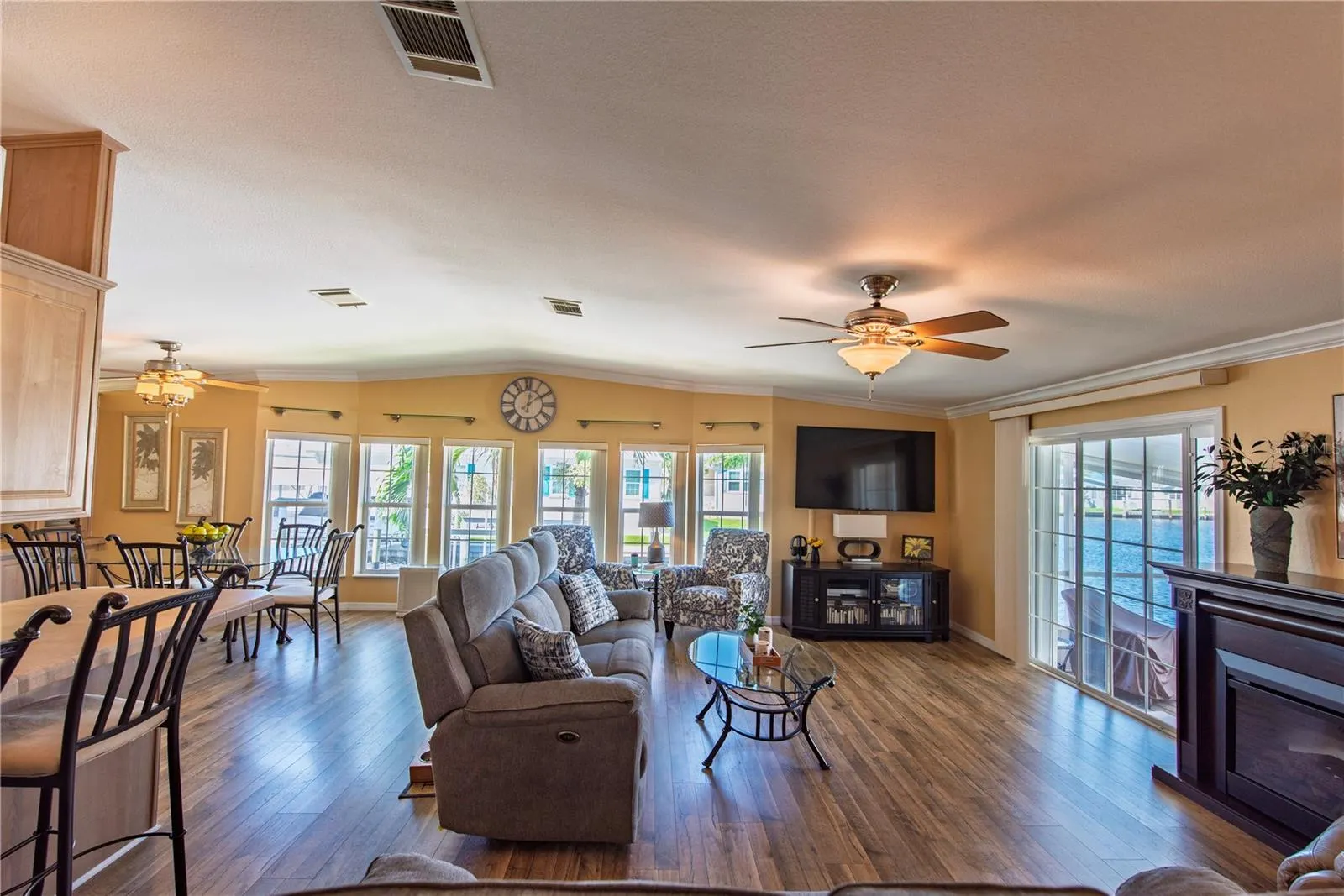 35 EMDEN CIR