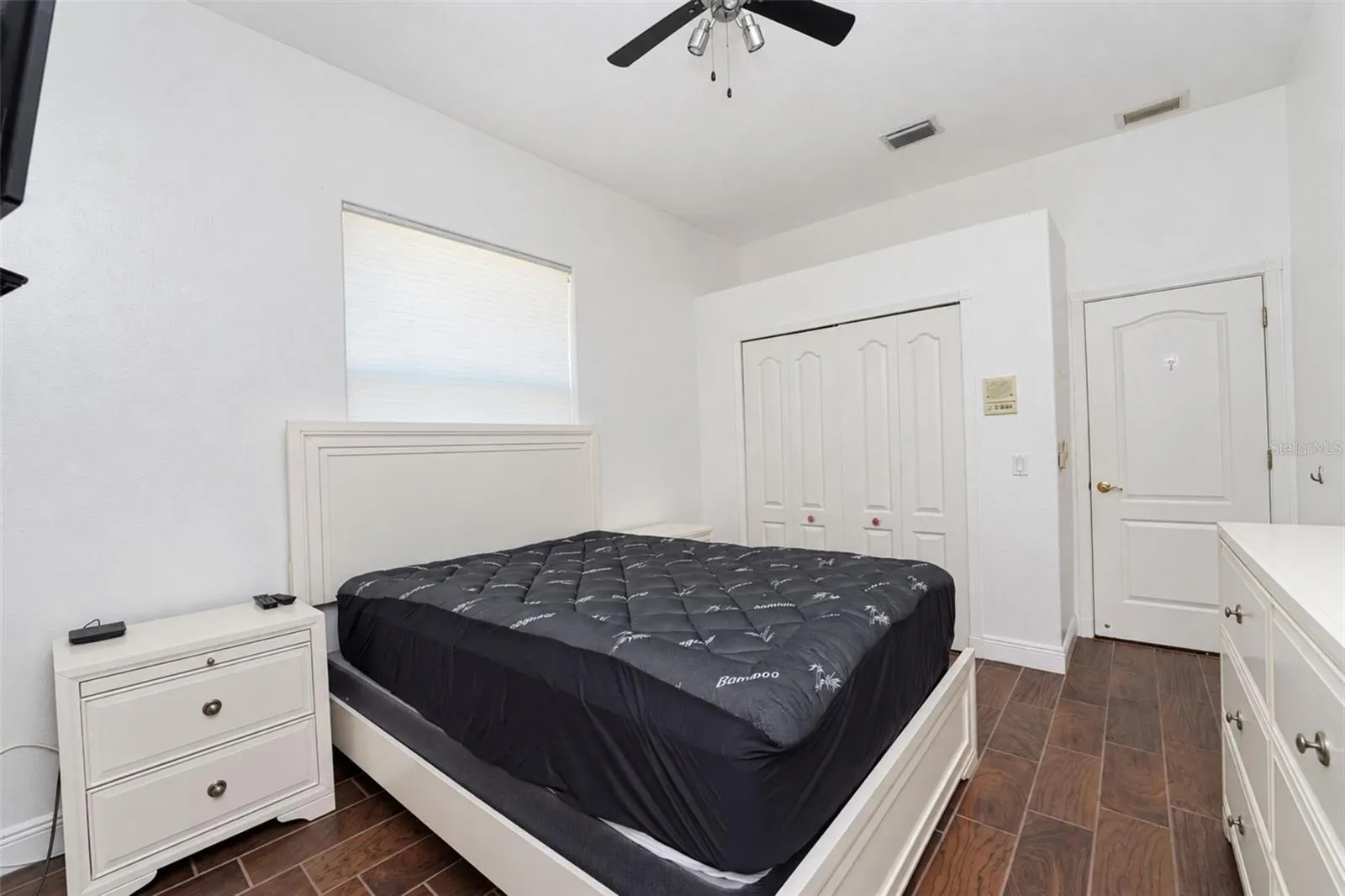 1481 W MARION AVE