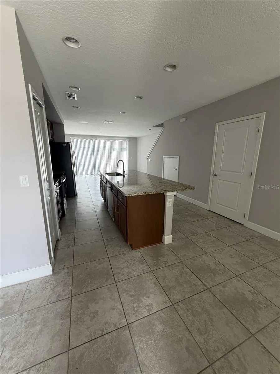 4713 TERRA ESMERALDA DR
