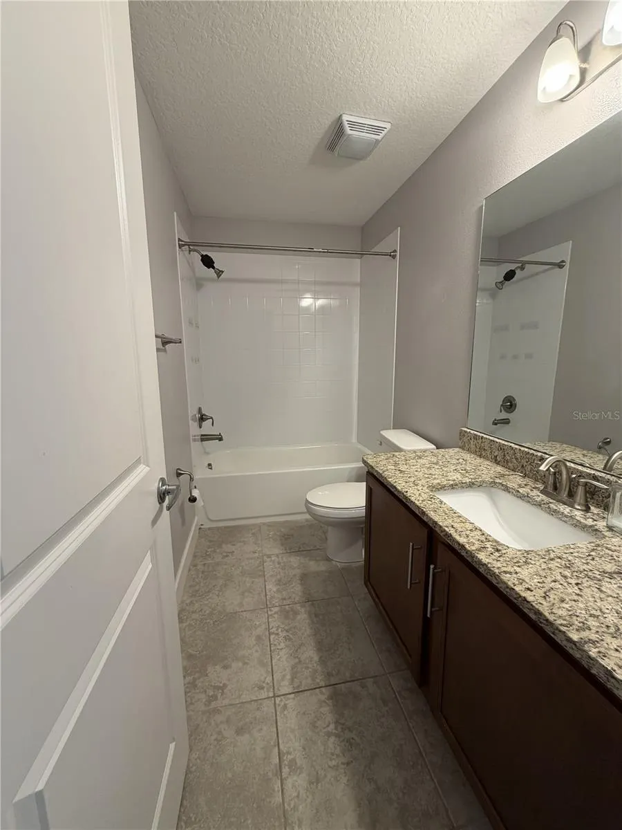 4713 TERRA ESMERALDA DR