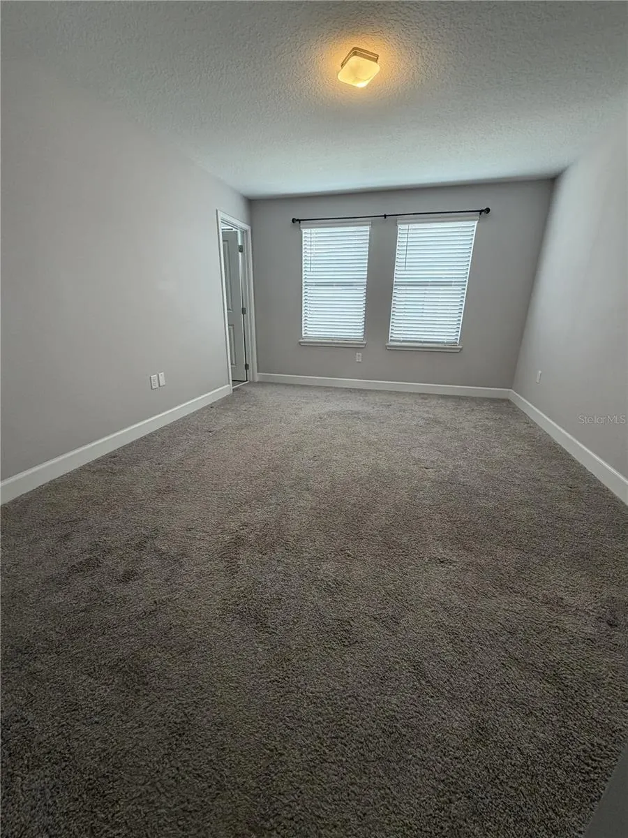 4713 TERRA ESMERALDA DR