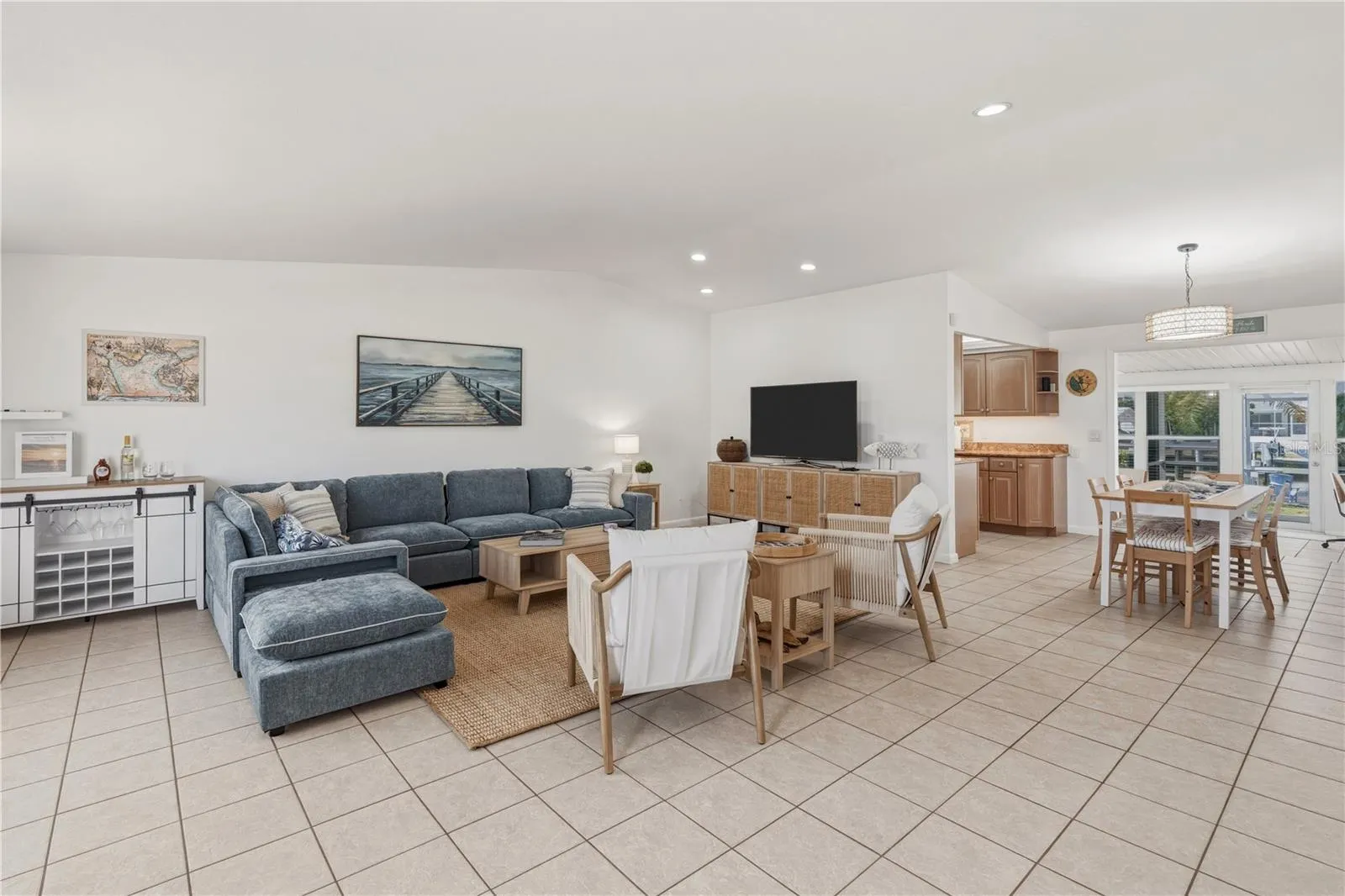 21277 EDGEWATER DR