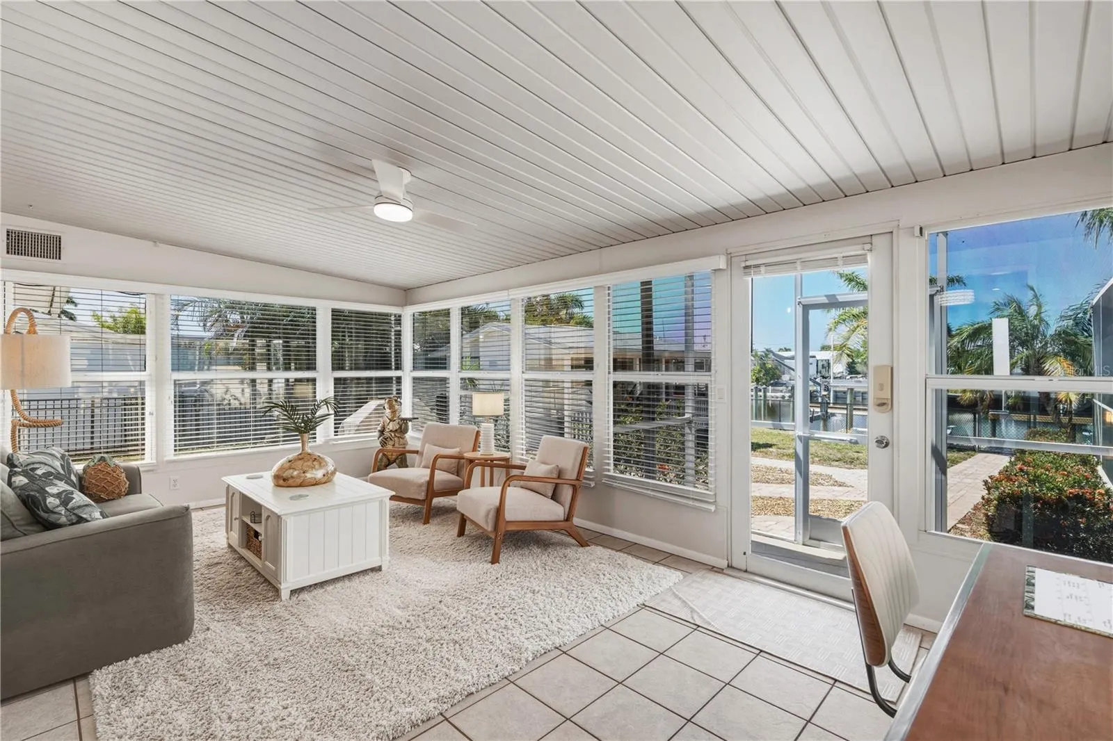 21277 EDGEWATER DR