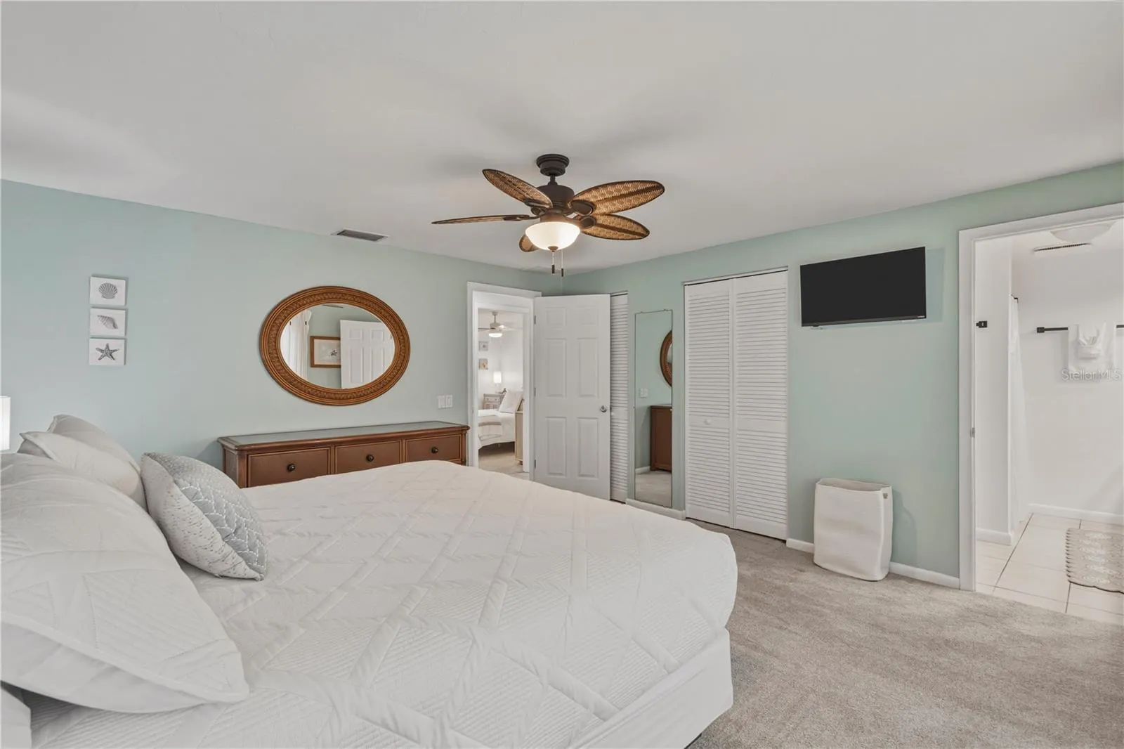 21277 EDGEWATER DR