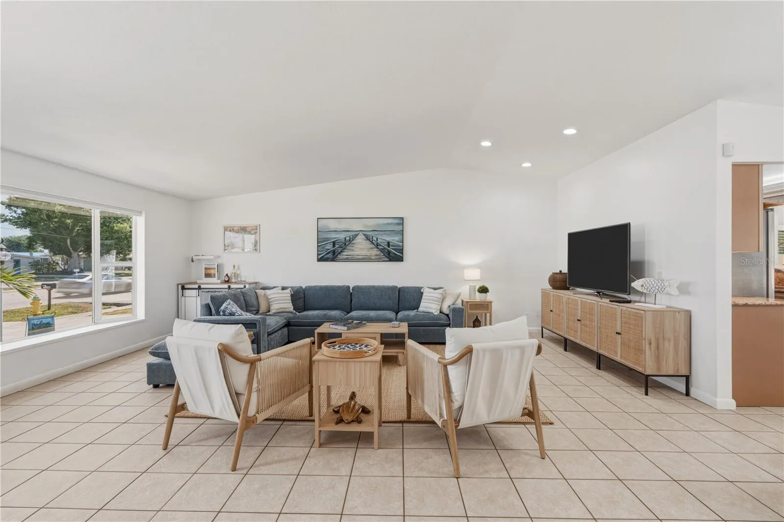 21277 EDGEWATER DR