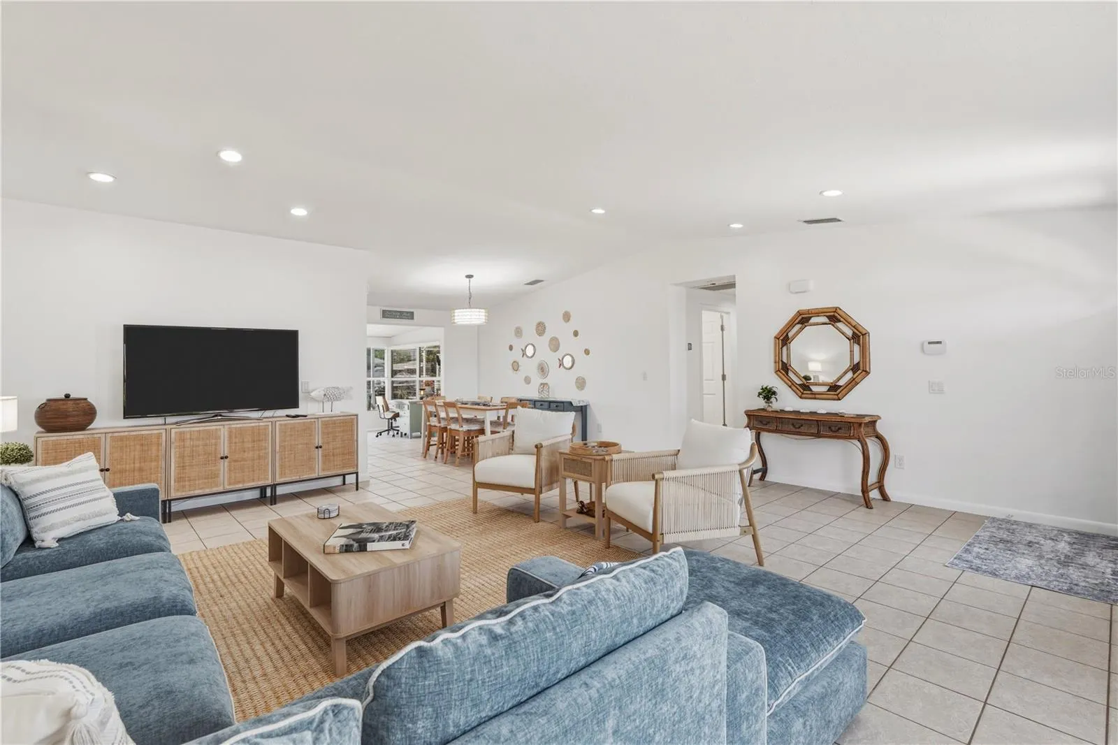 21277 EDGEWATER DR