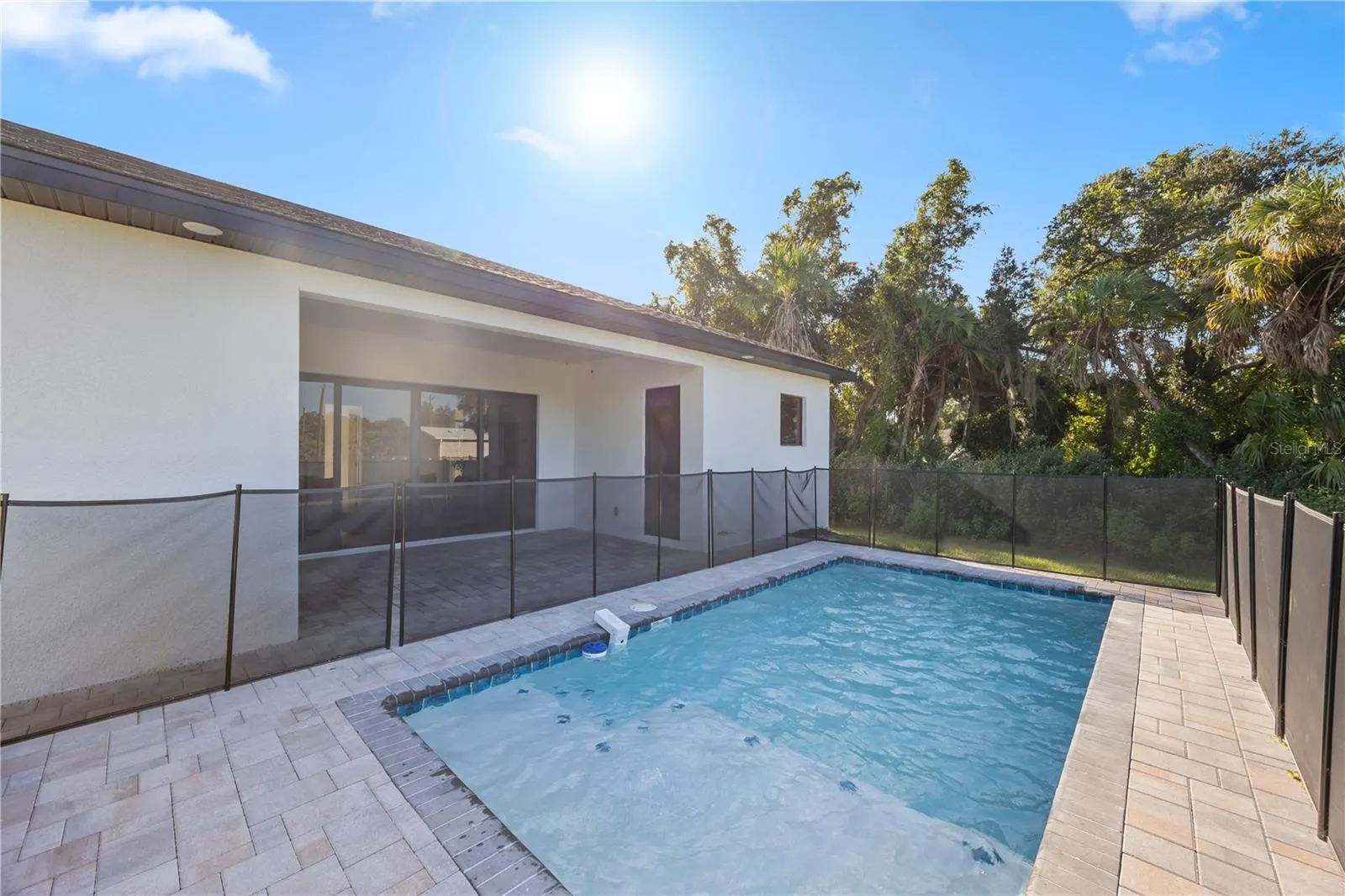229 FERDON CIR