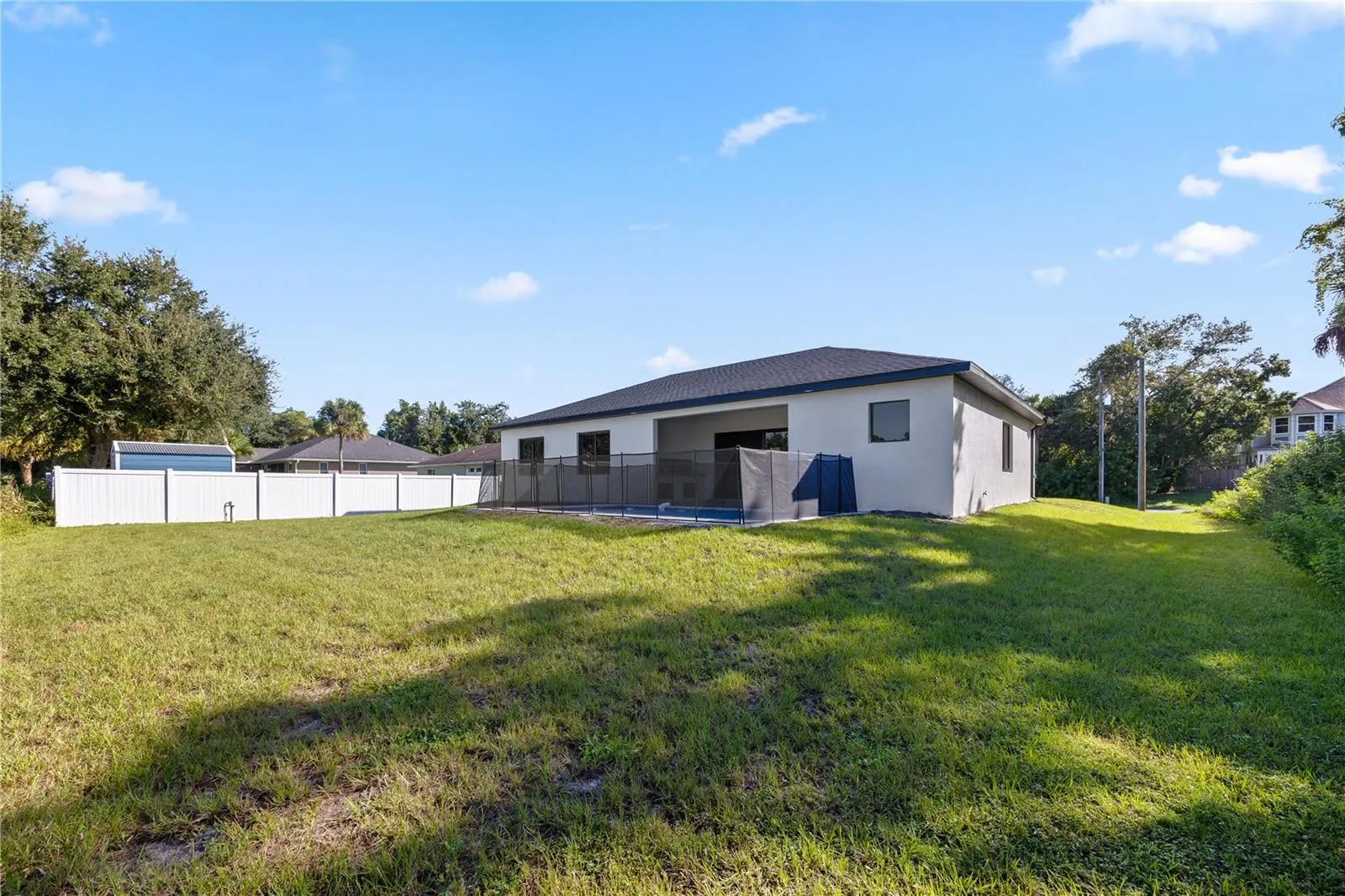 229 FERDON CIR