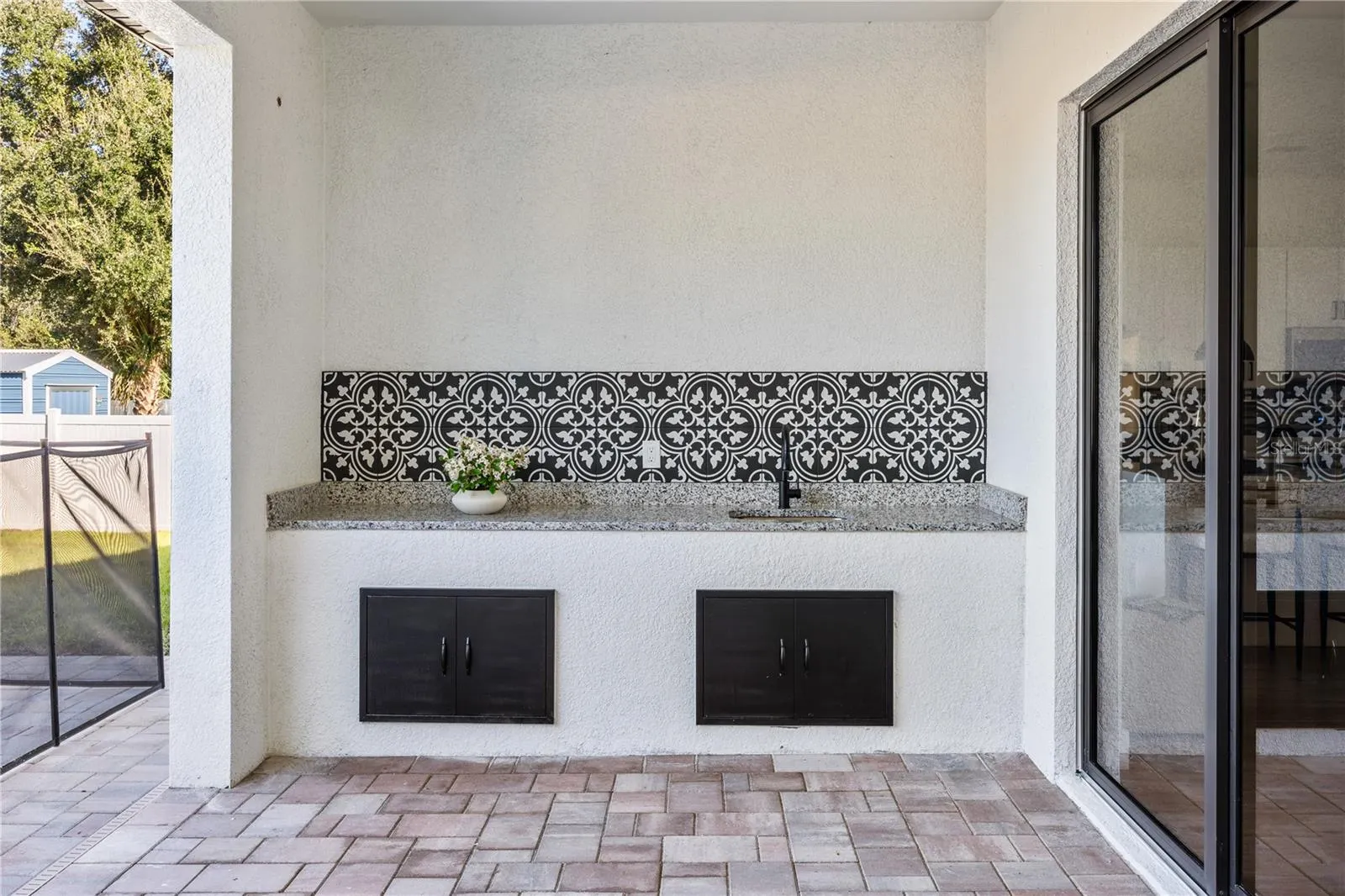 229 FERDON CIR