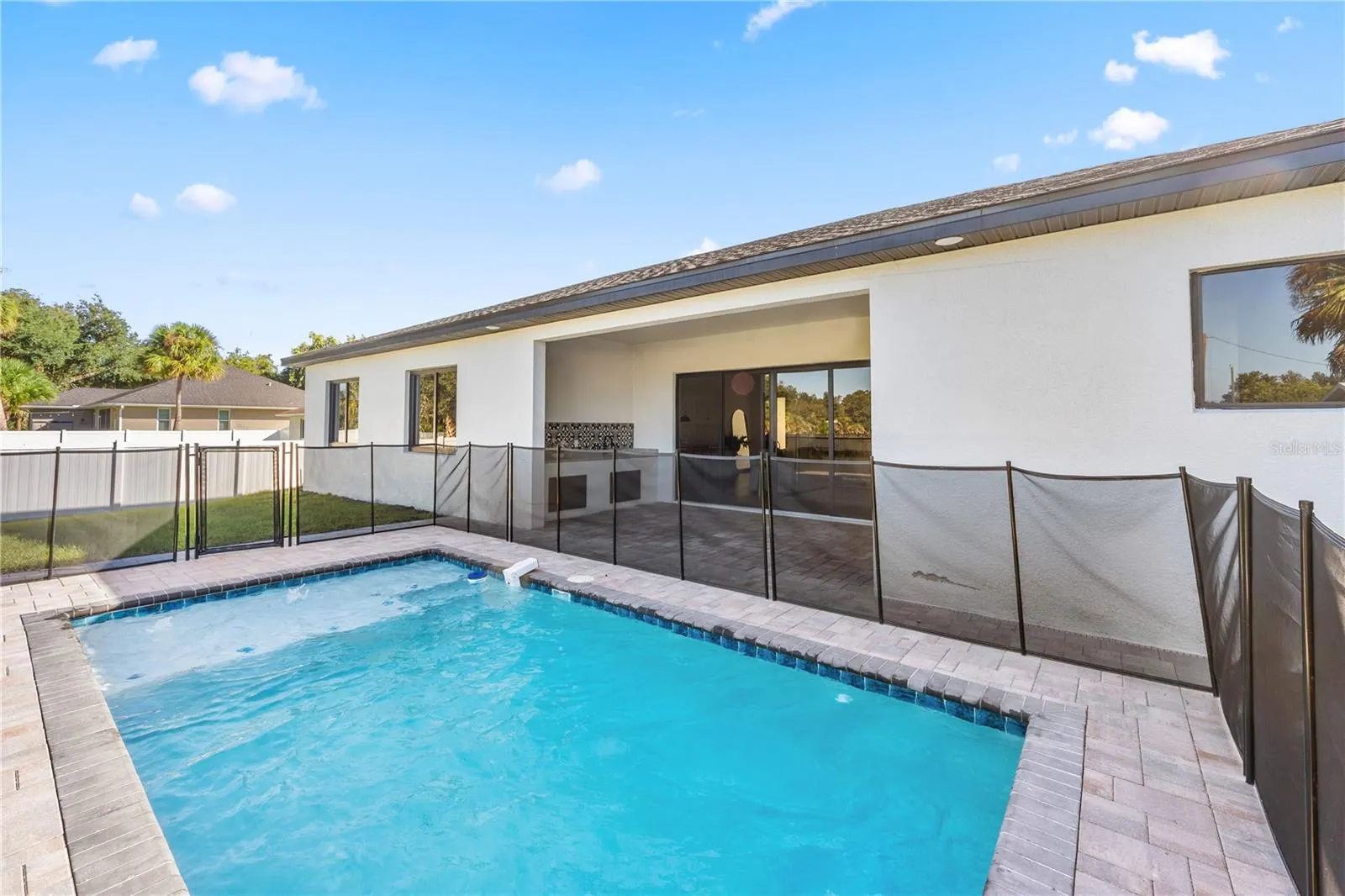 229 FERDON CIR