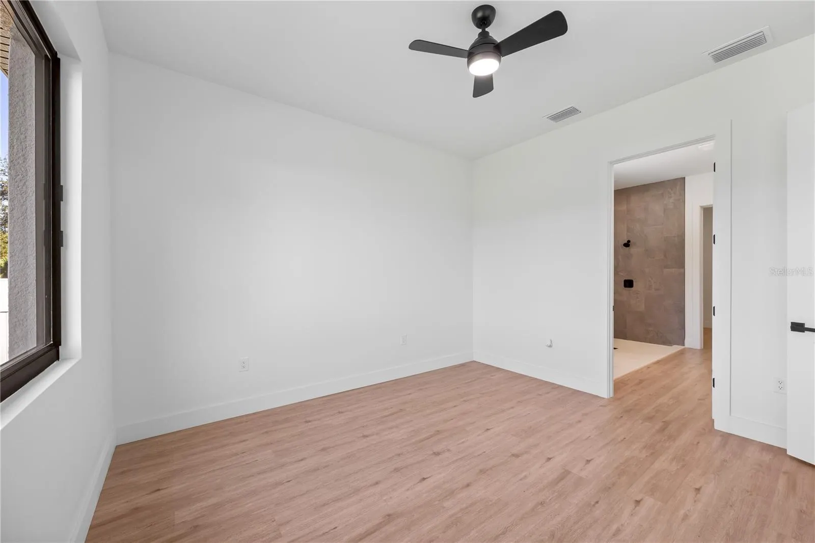 229 FERDON CIR