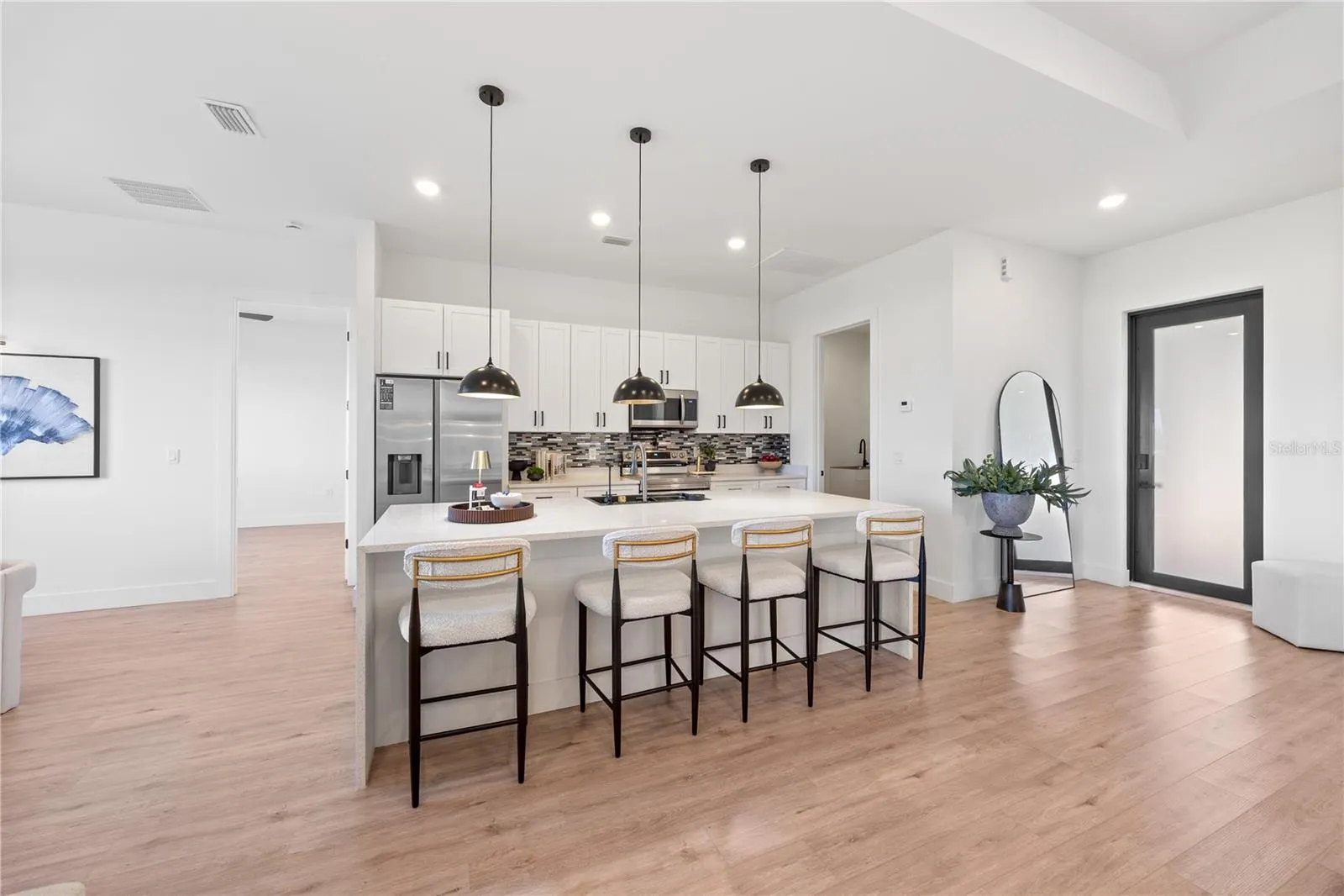 229 FERDON CIR