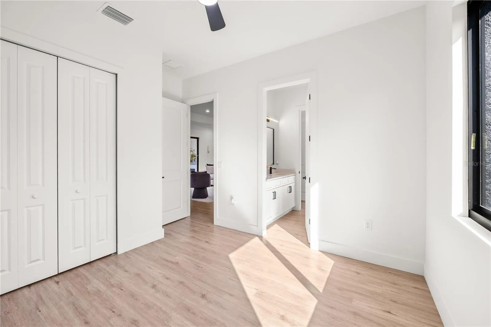 229 FERDON CIR
