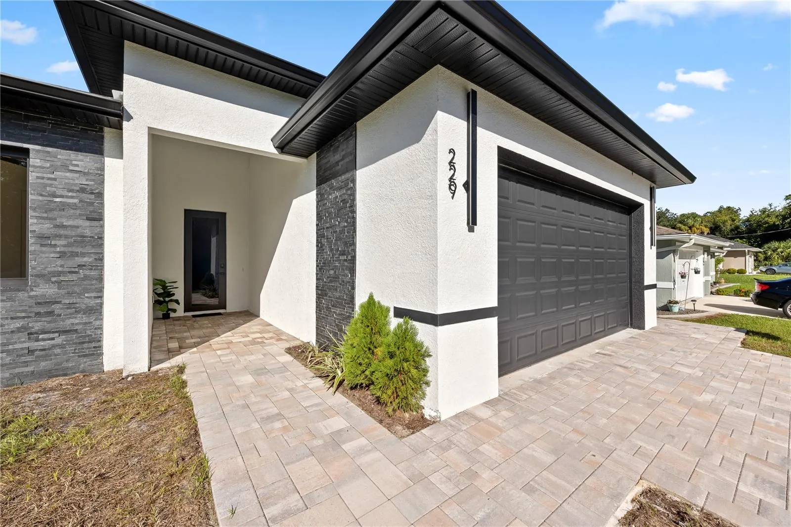 229 FERDON CIR