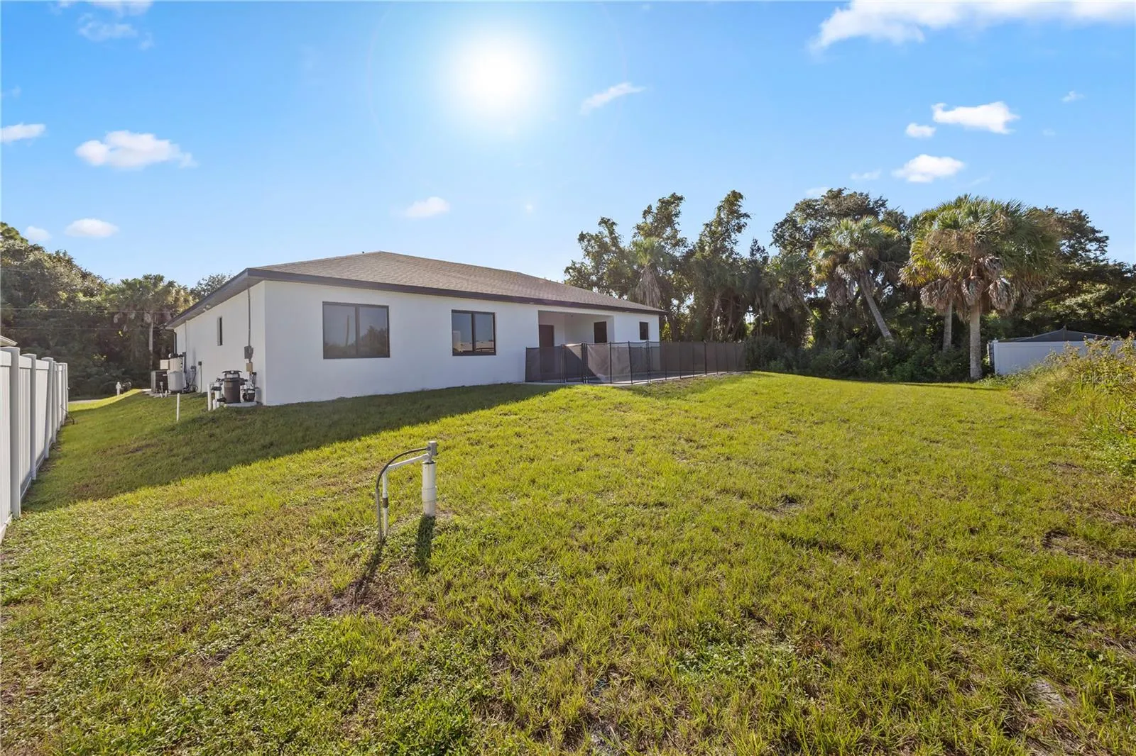 229 FERDON CIR