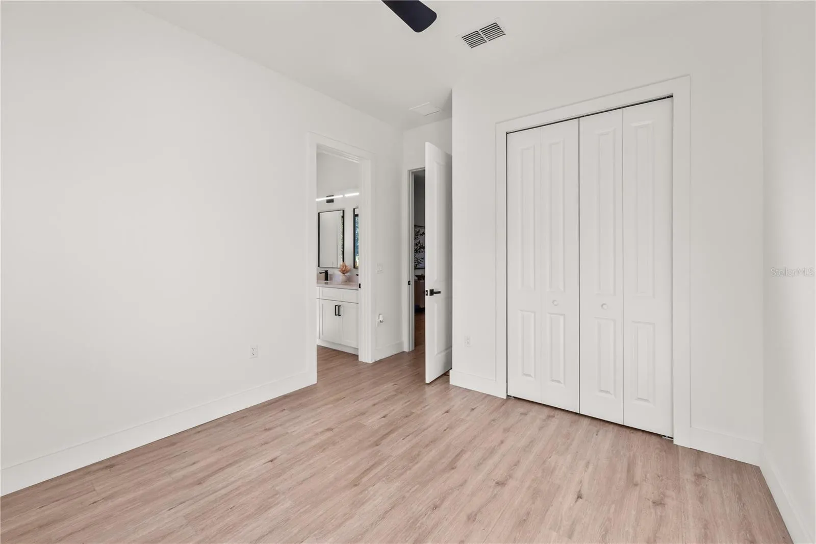 229 FERDON CIR