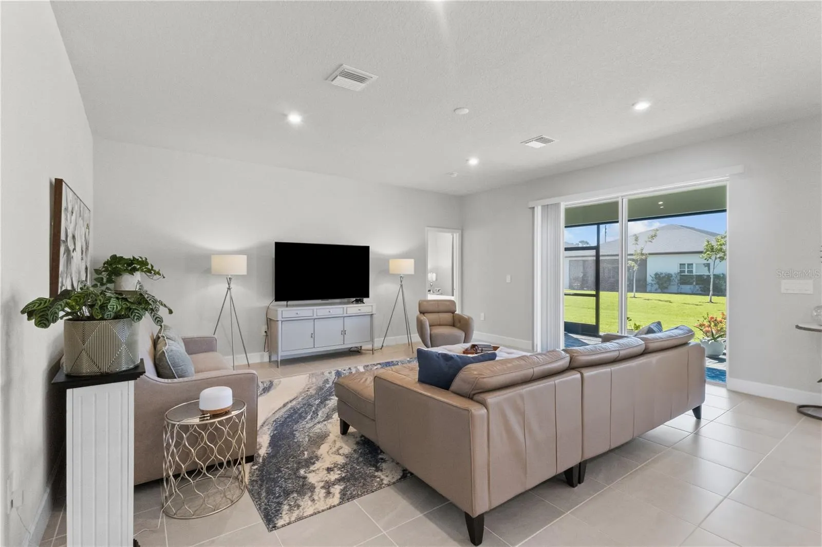 16891 CASTORO DR