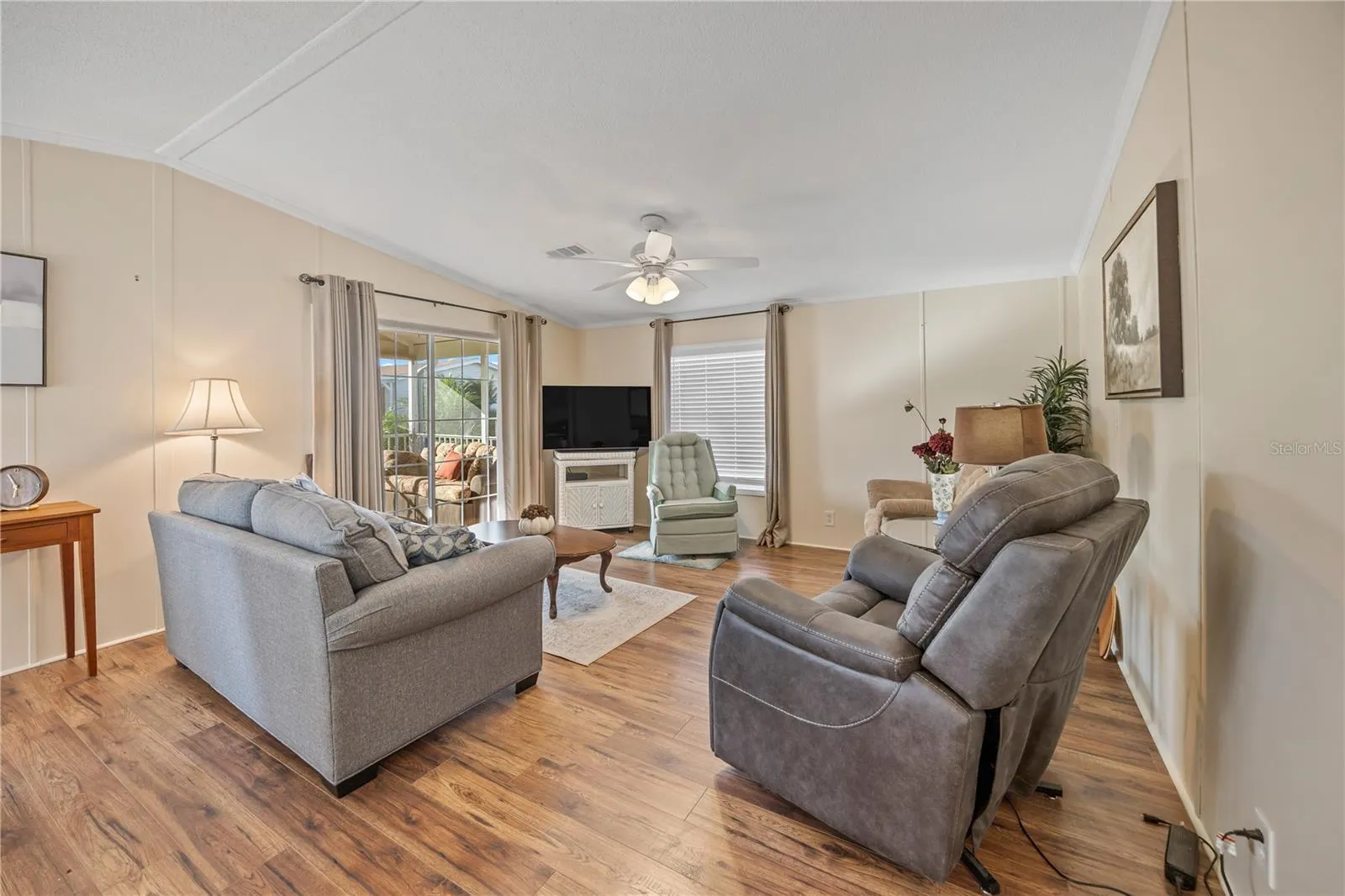 4300 RIVERSIDE DR #53 #53
