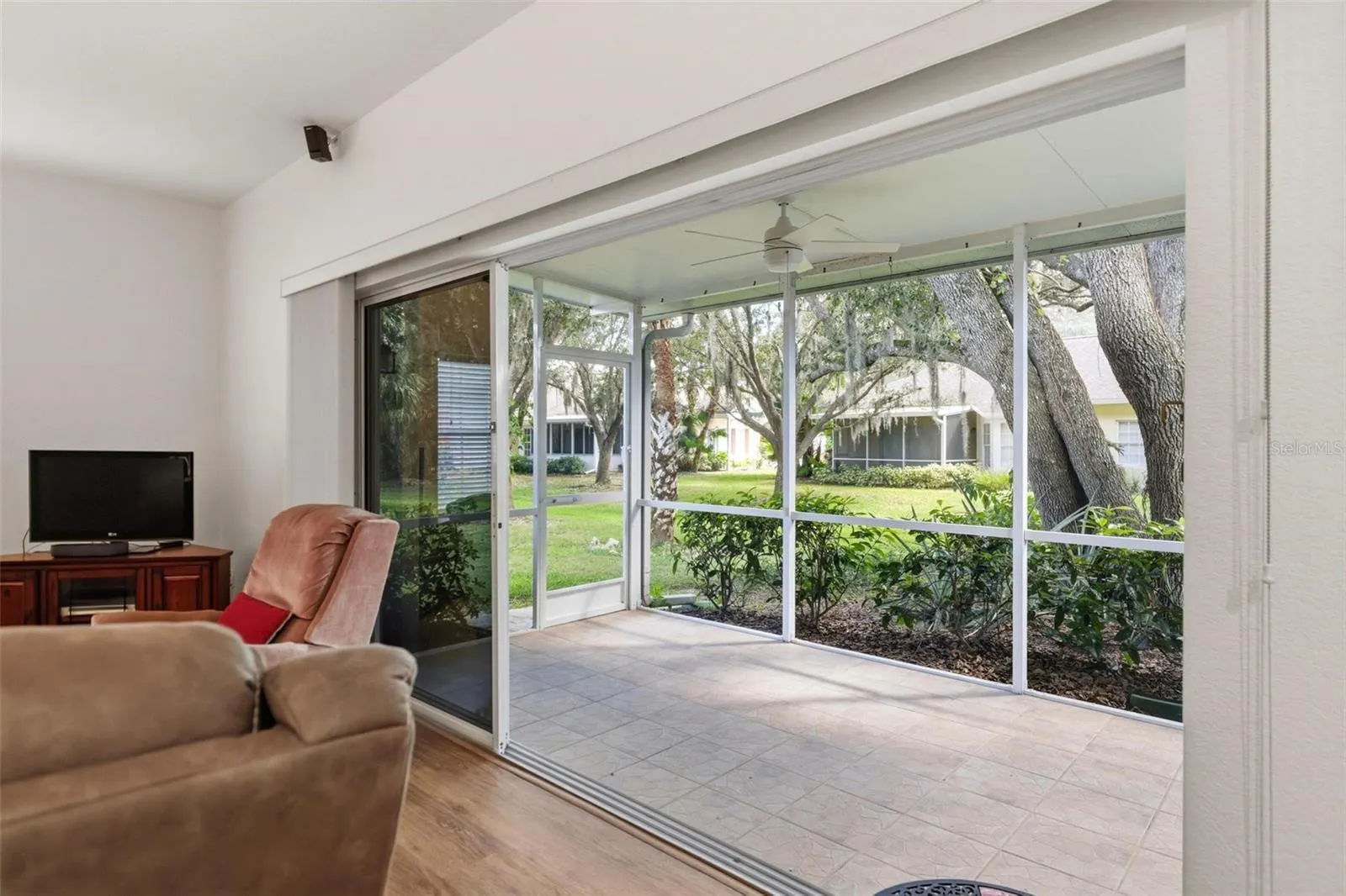 1284 GREEN OAK TRL