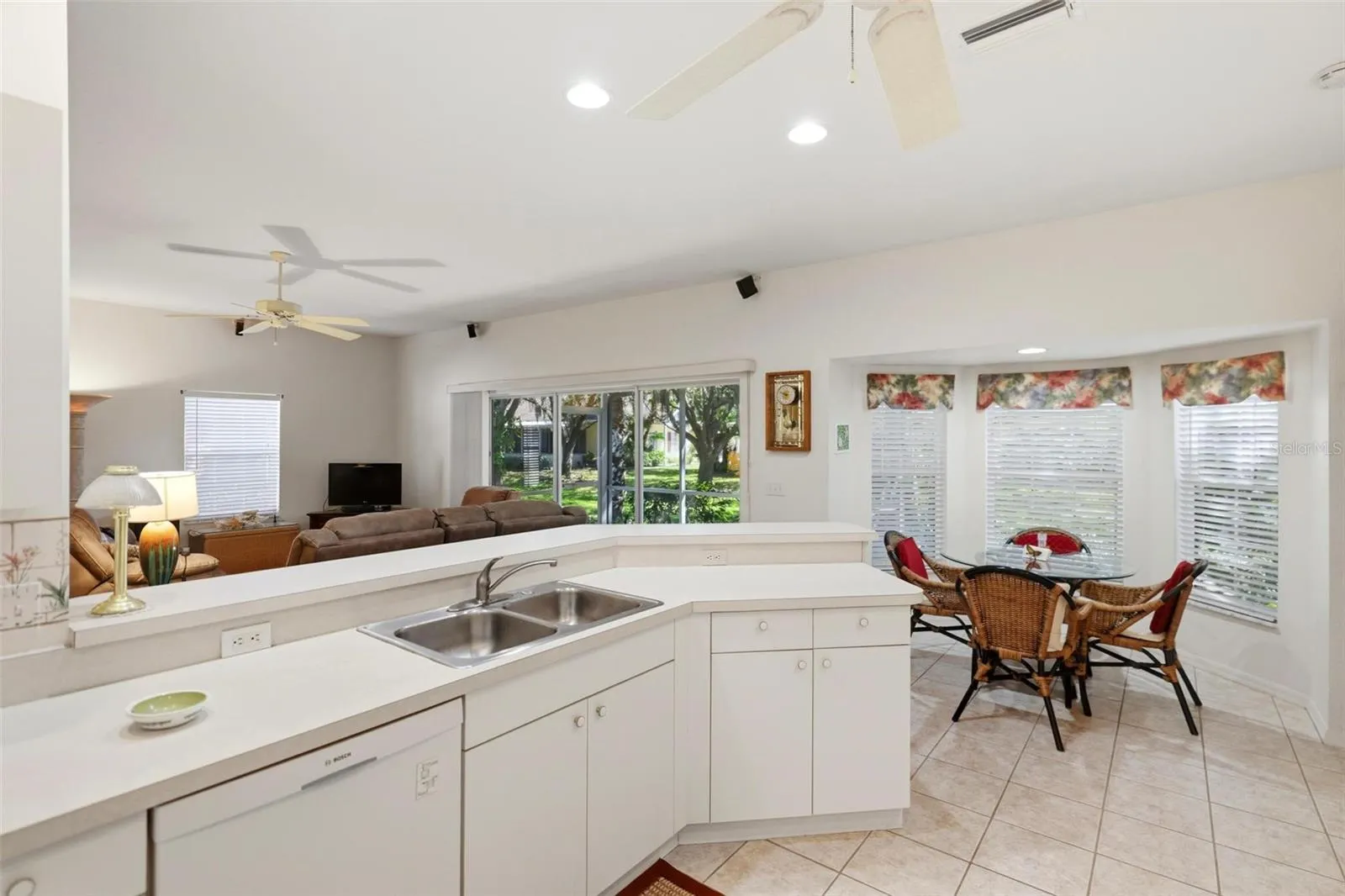 1284 GREEN OAK TRL