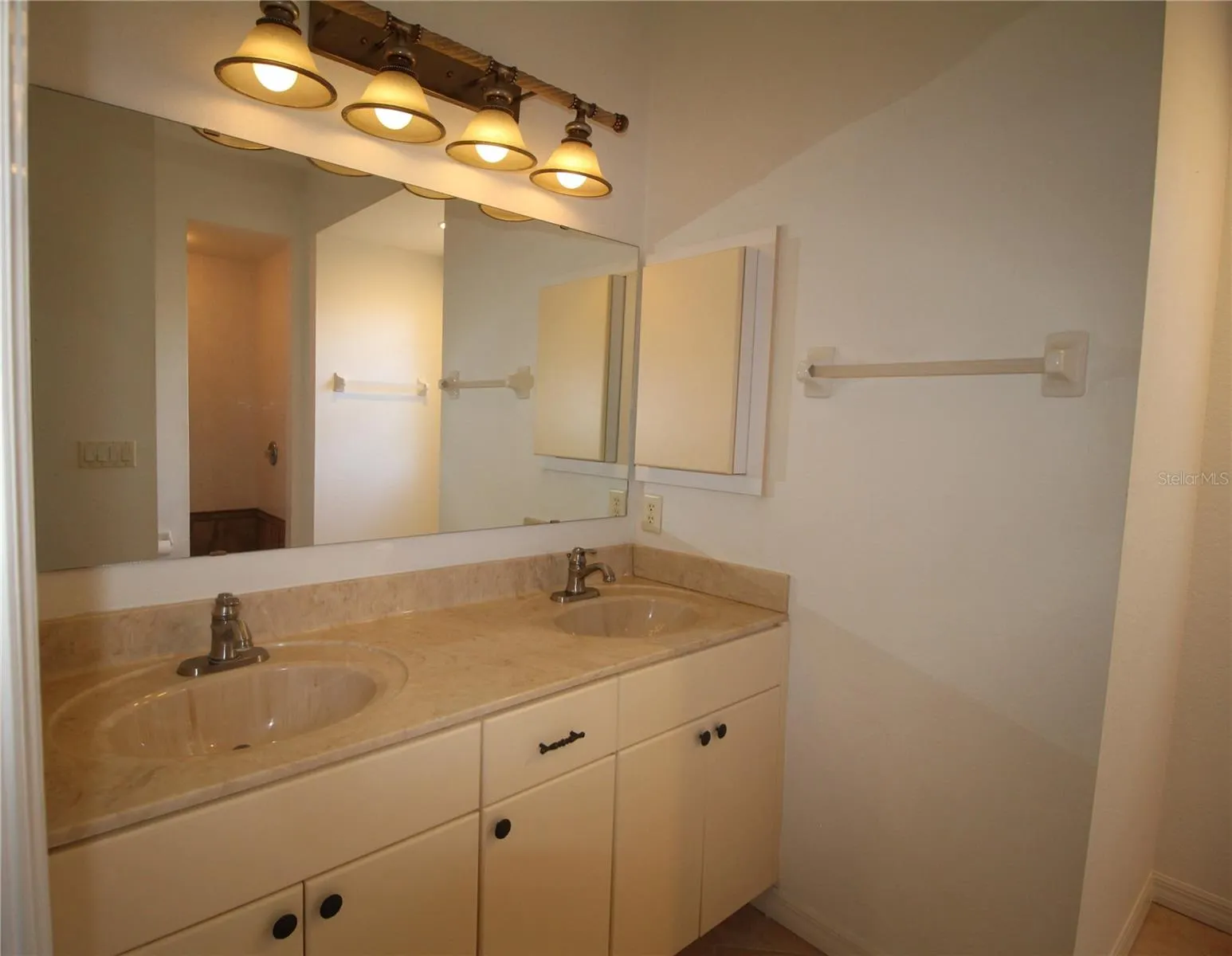 2743 MORRIETTA LN