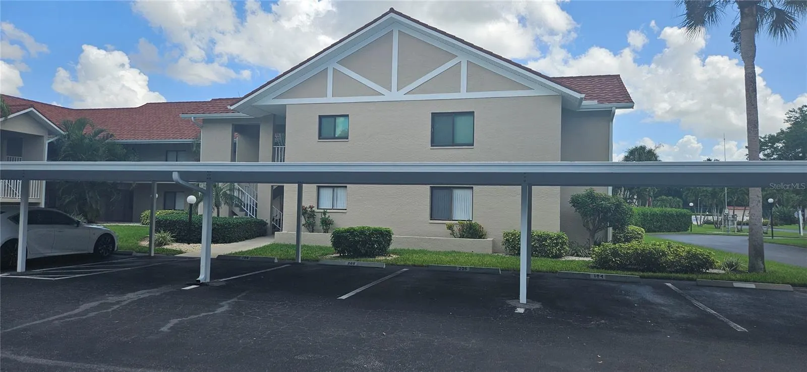9640 WINDSOR GARDENS LN #104 #104
