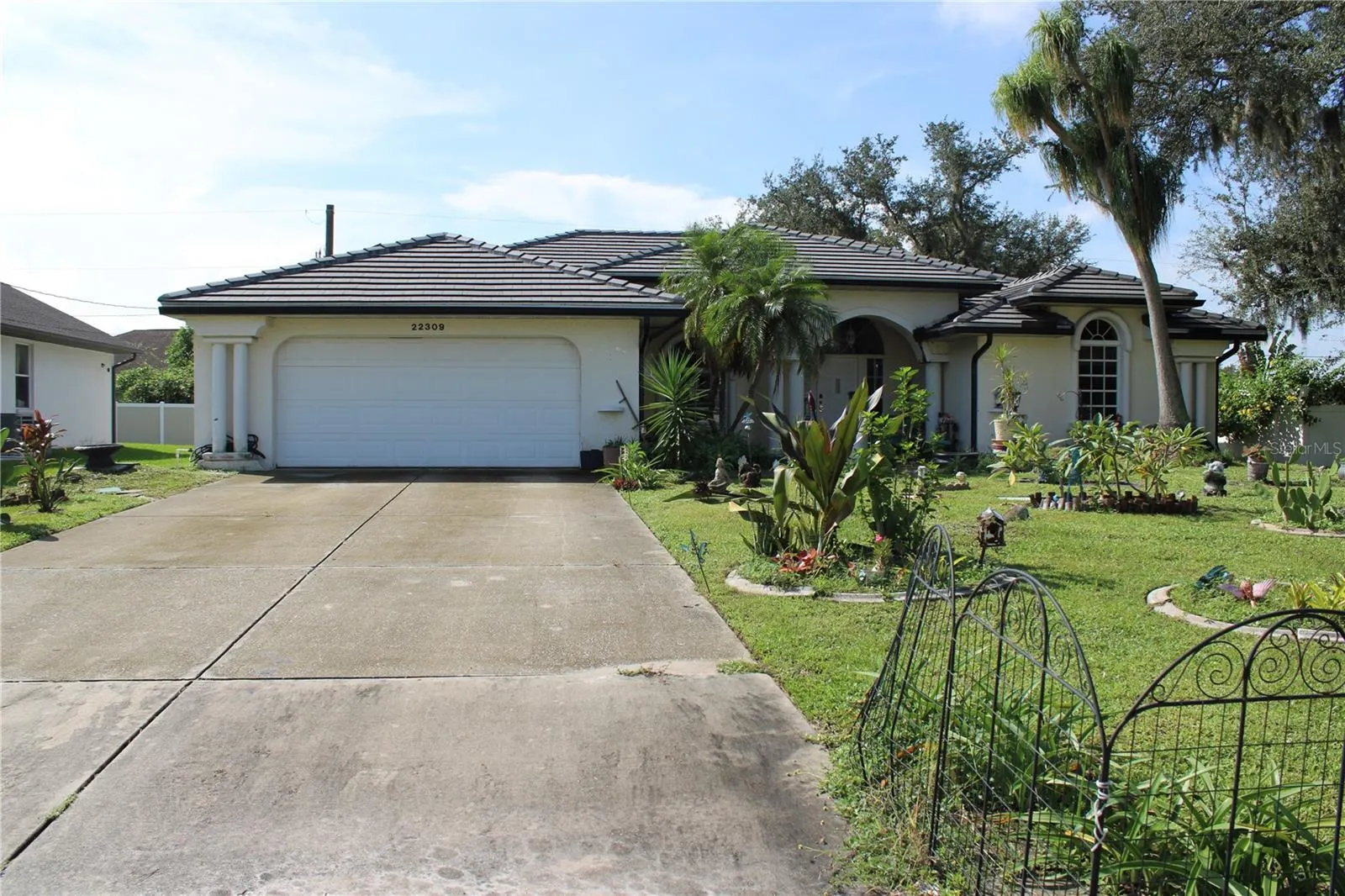 22309 PEACHLAND BLVD