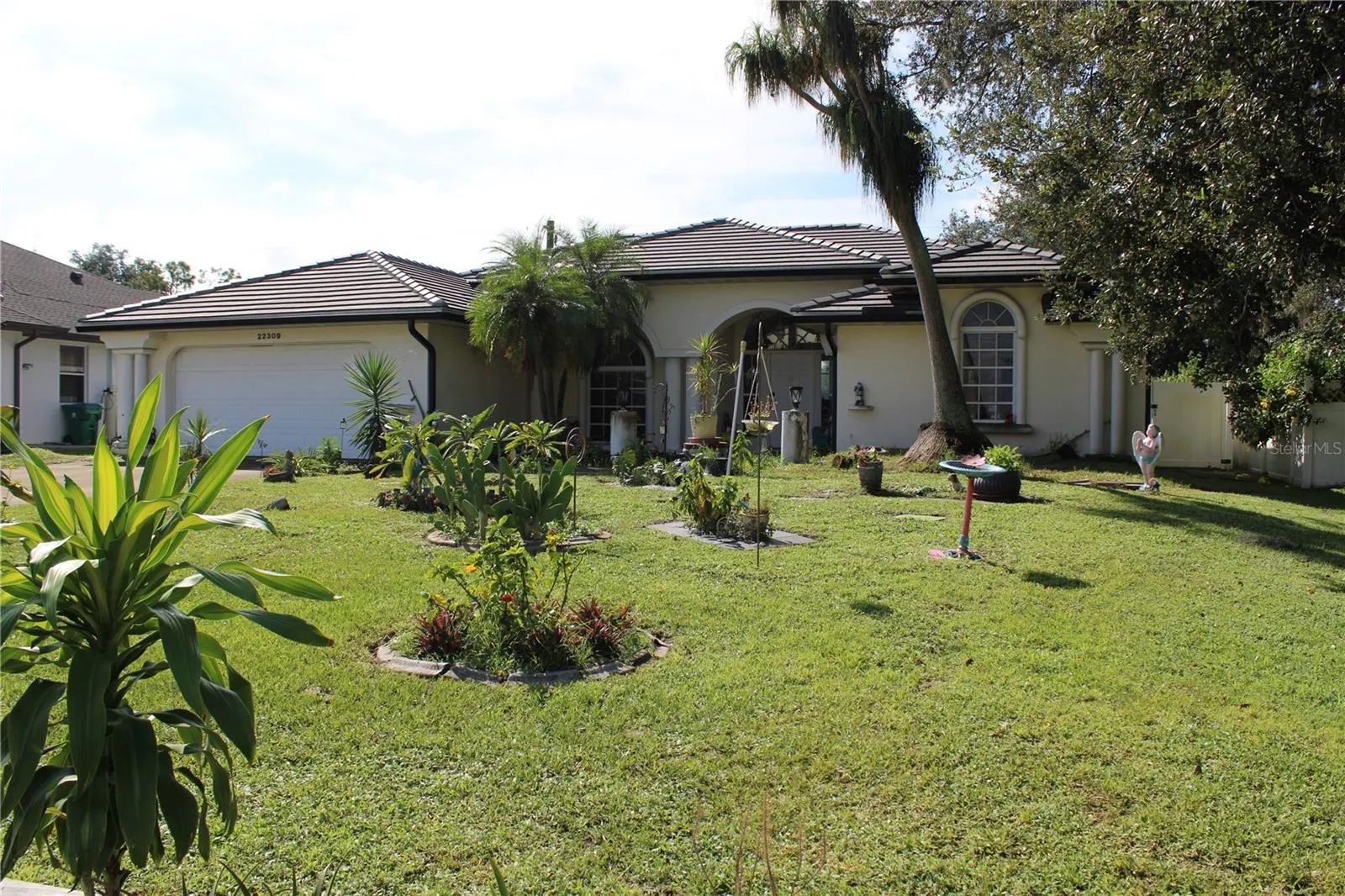 22309 PEACHLAND BLVD